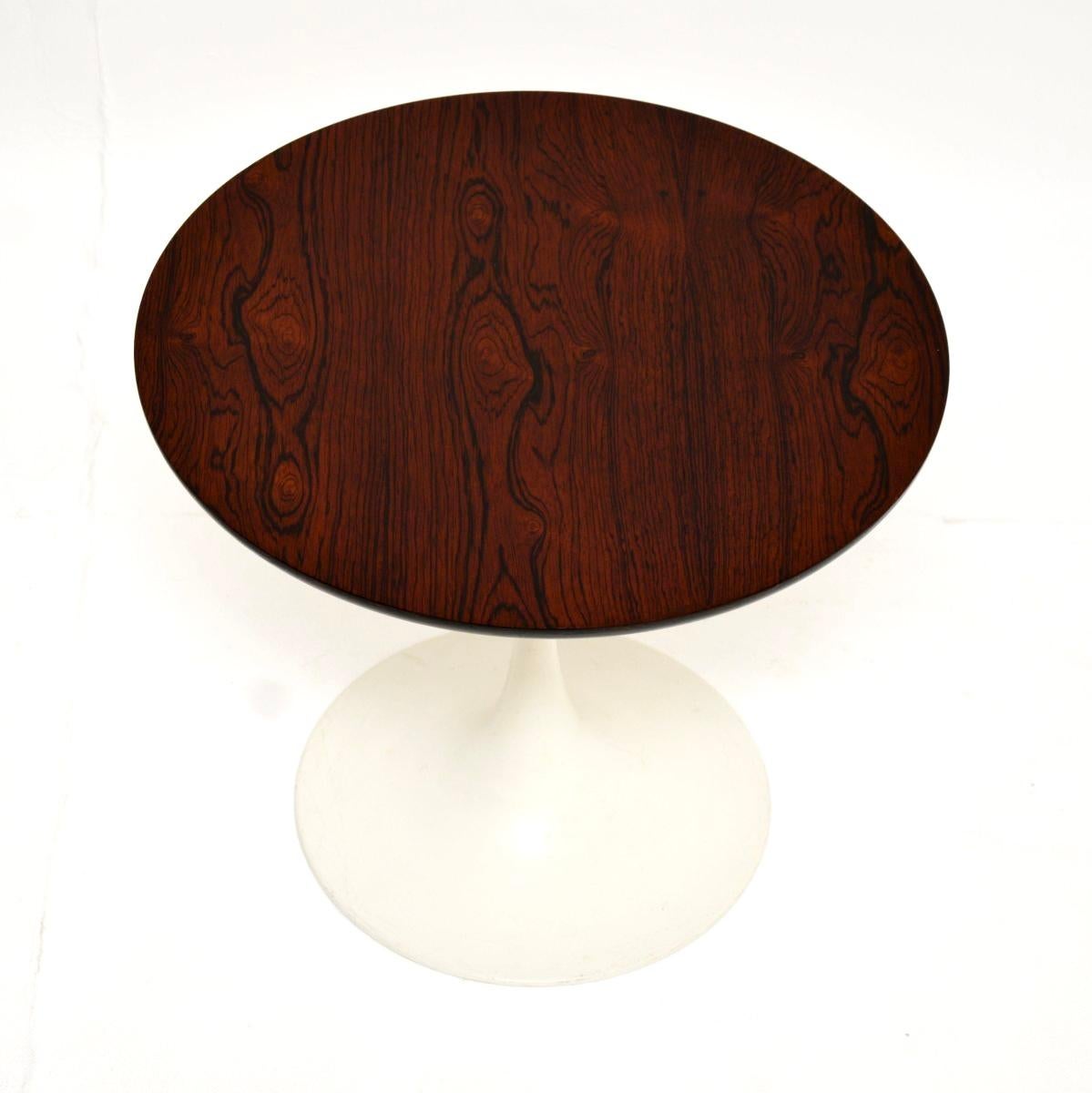 Paire de tables d'appoint vintage en forme de tulipe par Arkana Bon état - En vente à London, GB