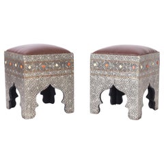 Paire d'ottomans ou de repose-pieds turcs vintage en métal