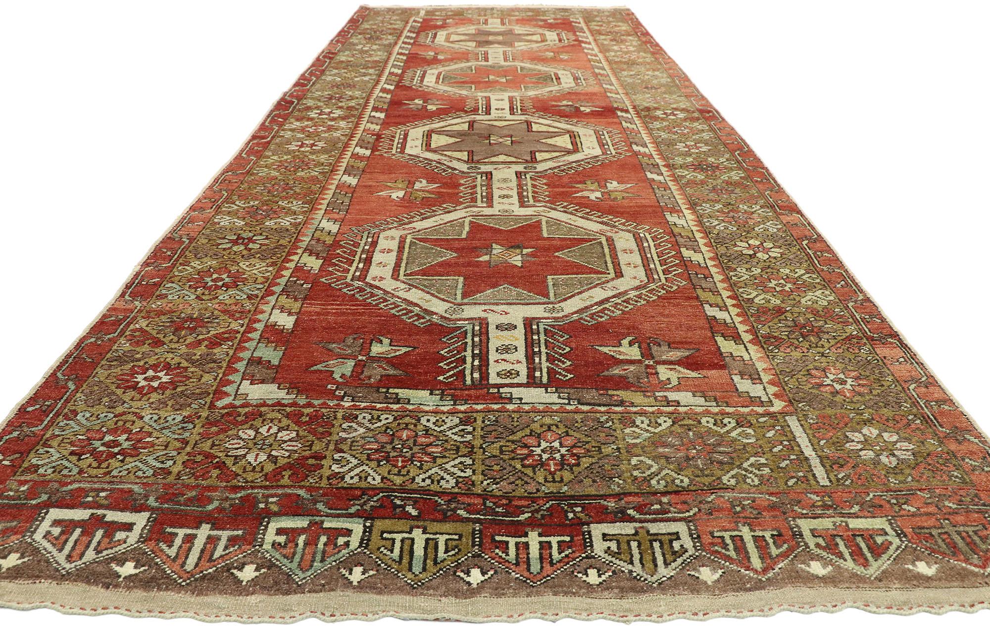 Coppia di tappeti turchi d'epoca Oushak Gallery con stile moderno di metà secolo in vendita 6