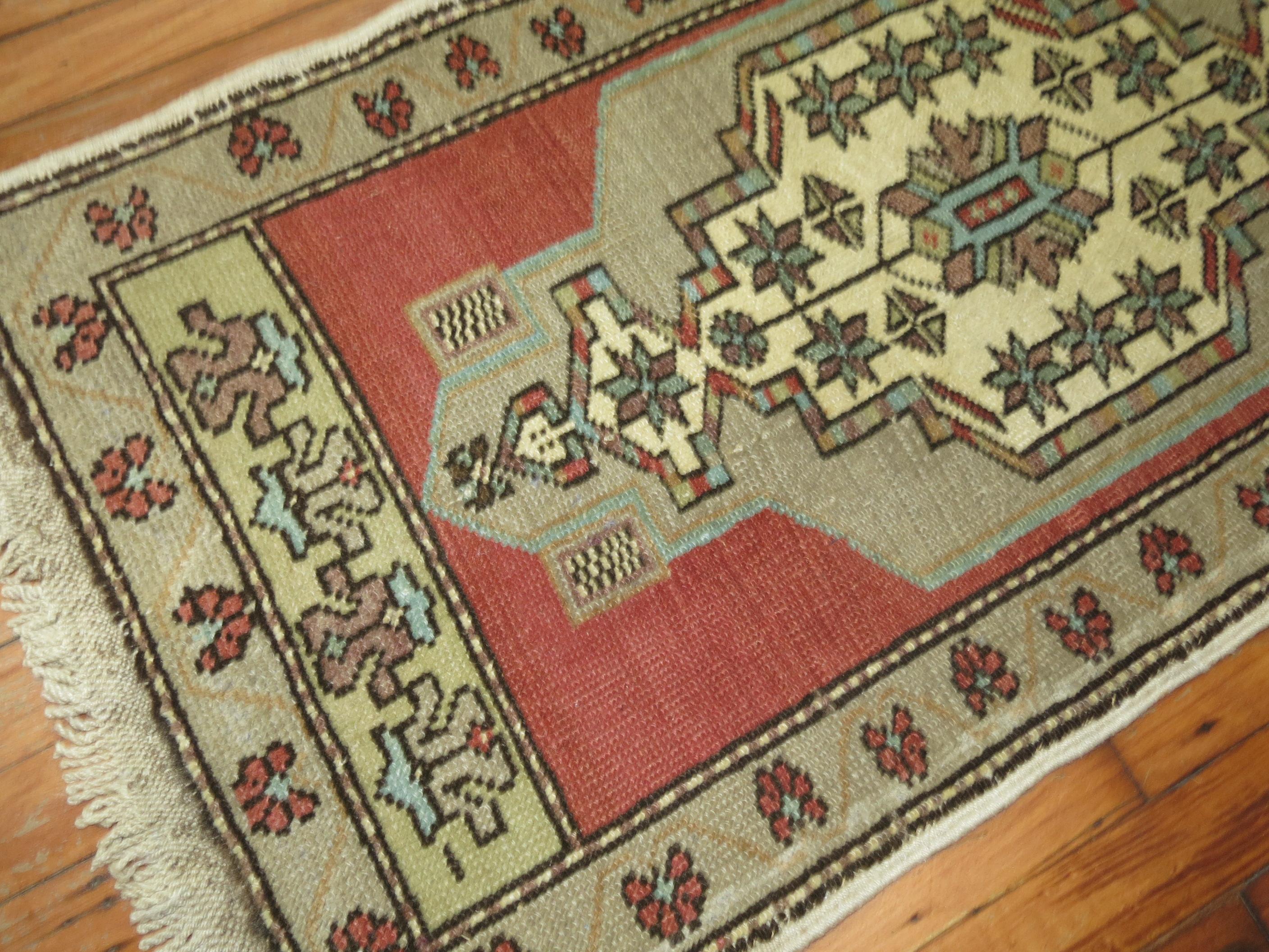 Pair of Vintage Turkish Yastik Rugs In Good Condition For Sale In New York, NY