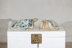 Paar Vintage Schildkröten mit antiken blauen und weißen Porzellan-Mosaikschalen