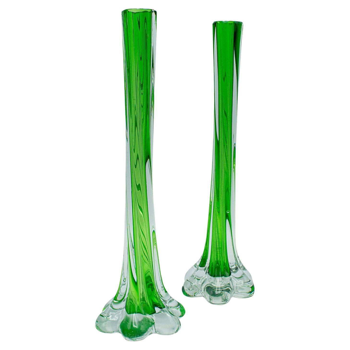 Paar Vintage Twist Stem Vasen, Französisch, Kunstglas, Blumenhülse, Mitte des Jahrhunderts