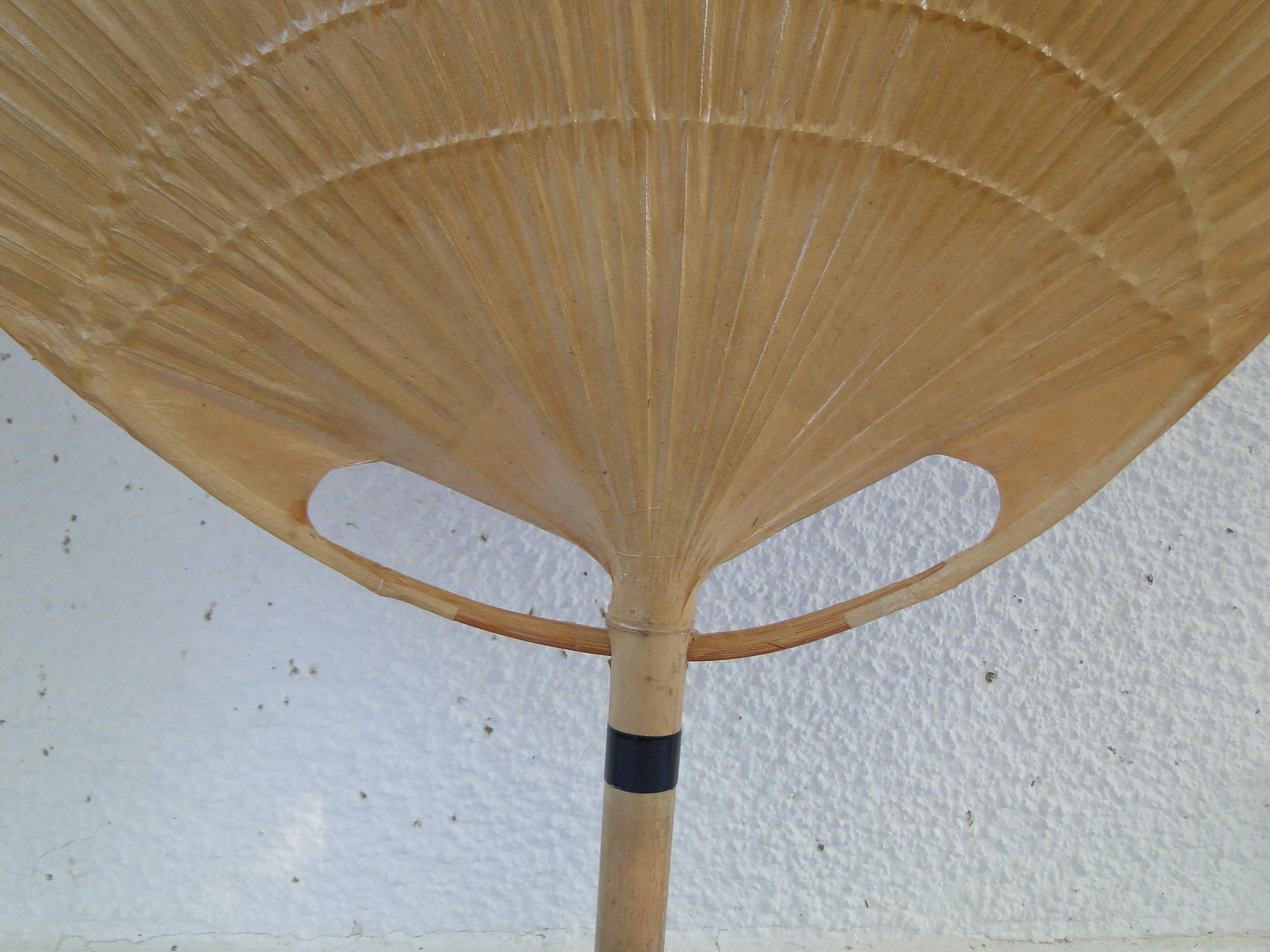 Coppia di lampade da tavolo o da parete d'epoca di Uchiwa Ingo Maurer per M Design.  Germania anni '70 in vendita 3