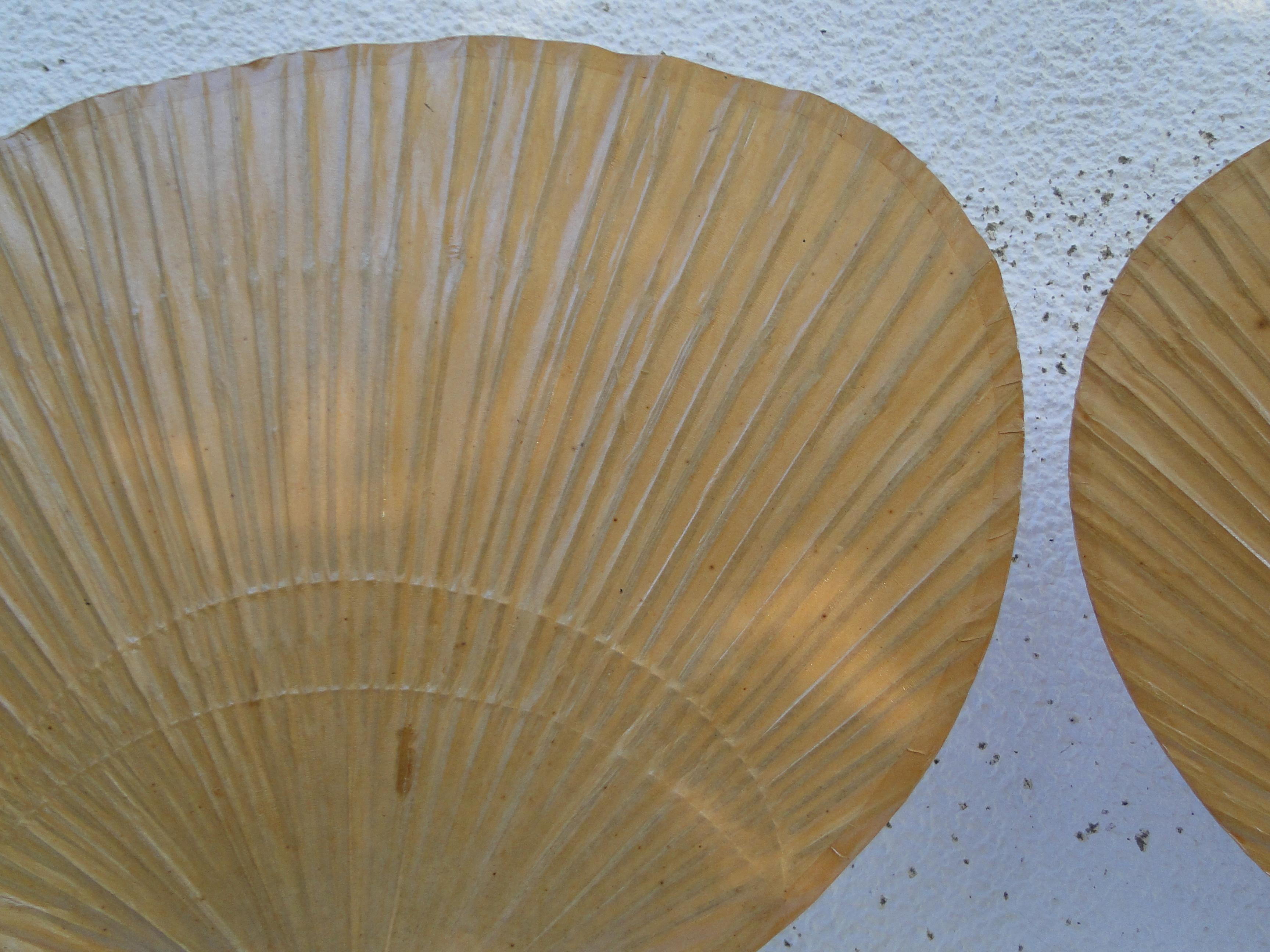 Coppia di lampade da tavolo o da parete d'epoca di Uchiwa Ingo Maurer per M Design.  Germania anni '70 in vendita 2