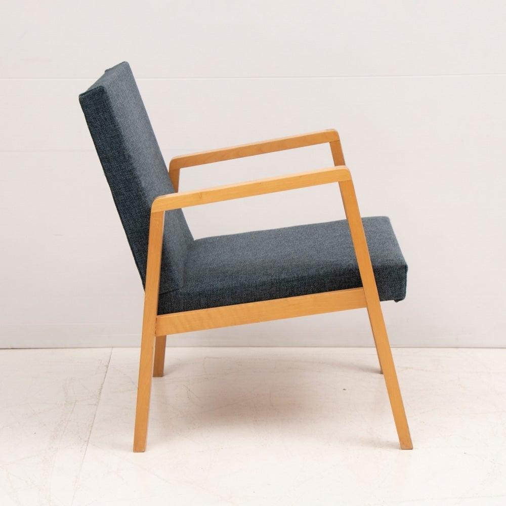 Mid-Century Modern Paire de chaises de couloir vintage tapissées 54/404 d'Alvar Aalto, vers les années 1950 en vente