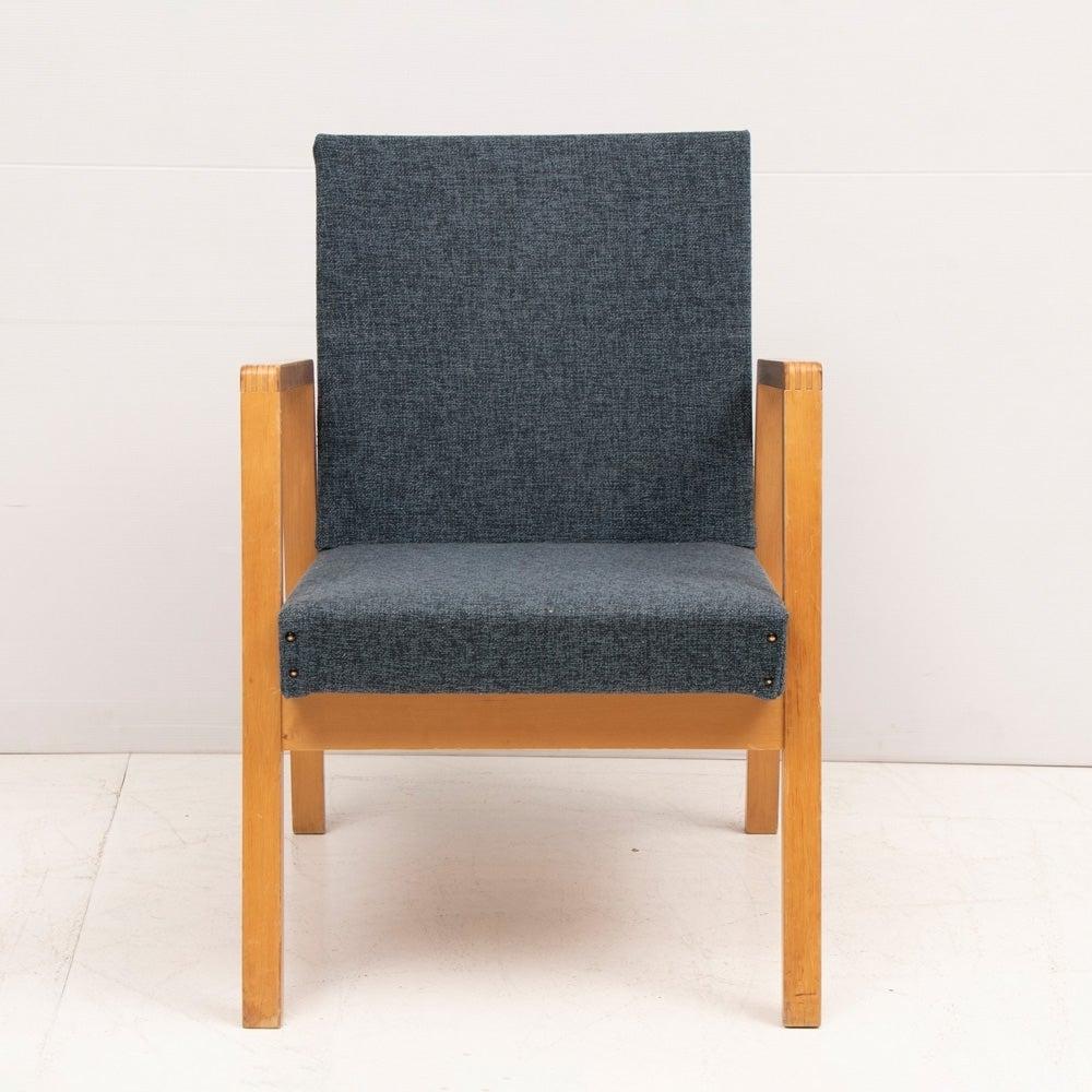 Paire de chaises de couloir vintage tapissées 54/404 d'Alvar Aalto, vers les années 1950 Bon état - En vente à Surrey, GB