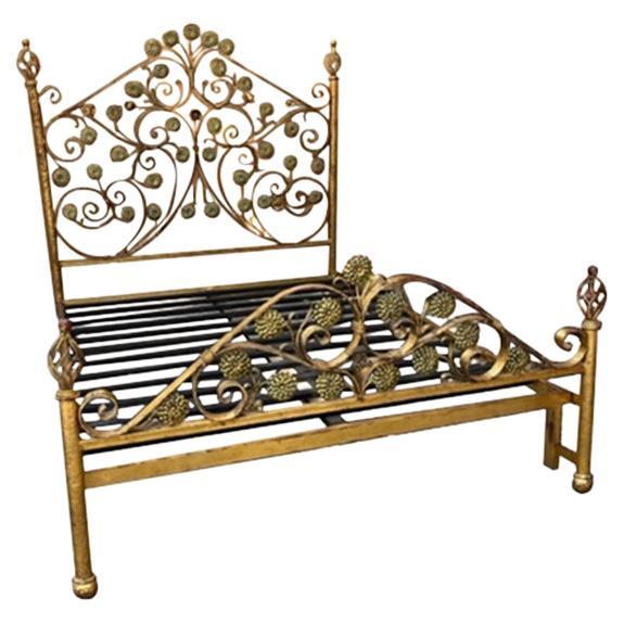 Pair of Vintage Venetian Gilt beds For Sale