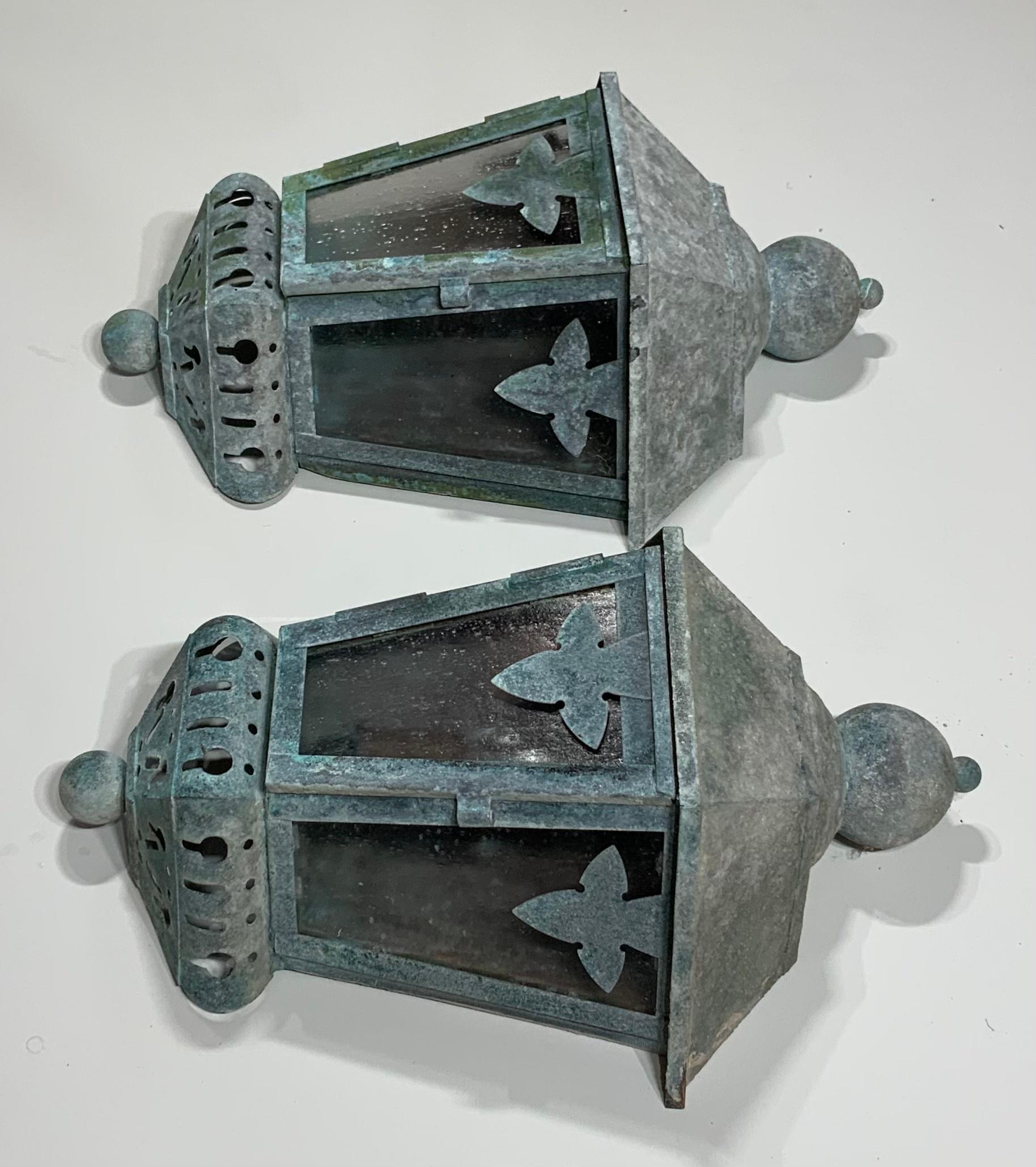 Pair of Vintage Wall Lantern In Good Condition In Delray Beach, FL