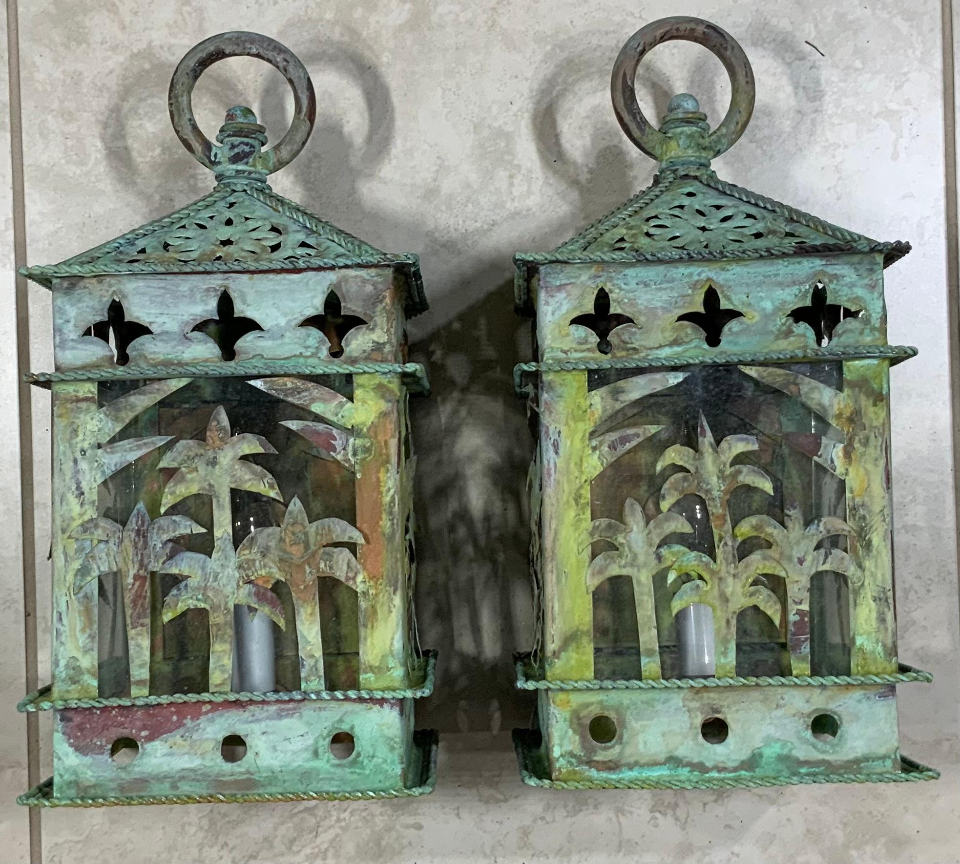 Pair of Vintage Wall Lantern In Good Condition In Delray Beach, FL