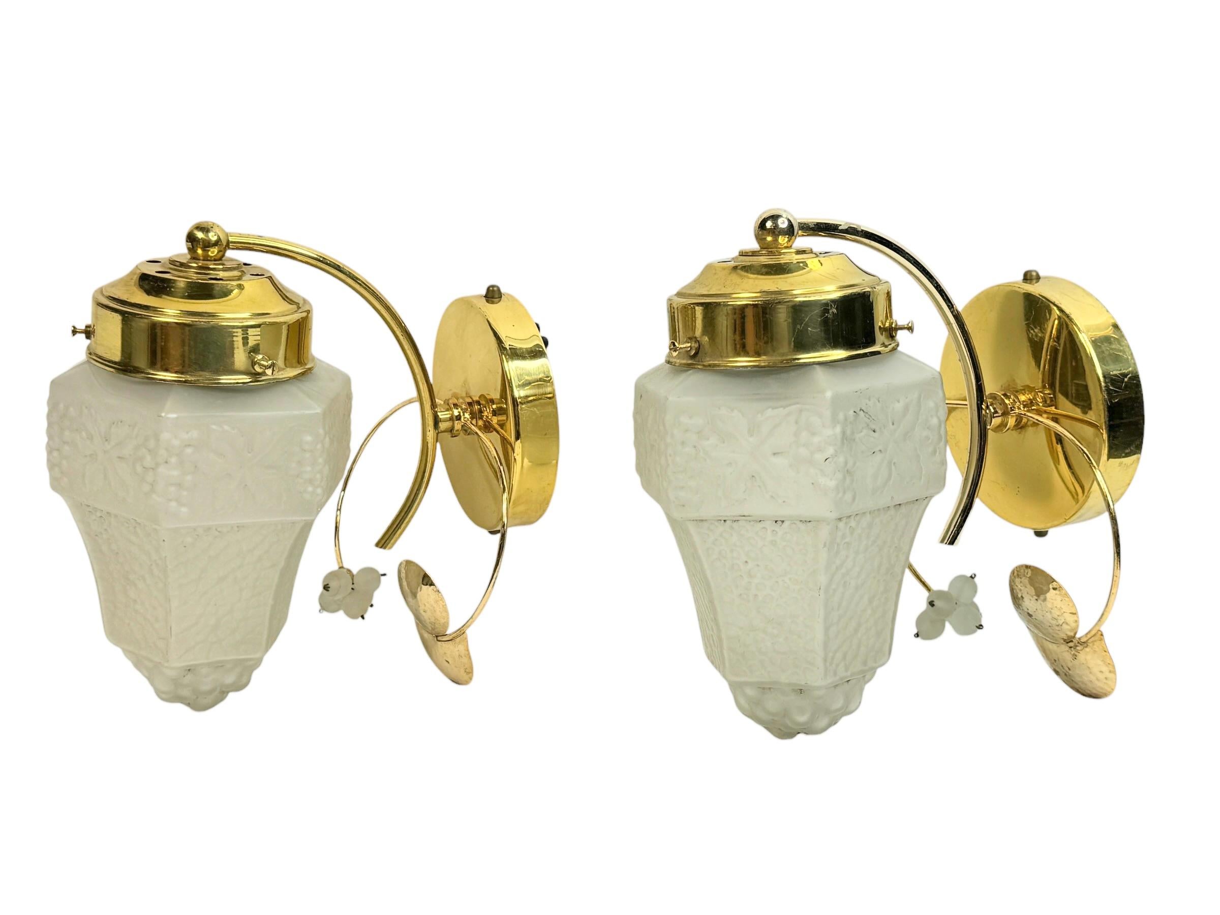 Mid-Century moderno Coppia di lampade da parete d'epoca, ottone e vetro a forma di uva, Germania anni '70 in vendita