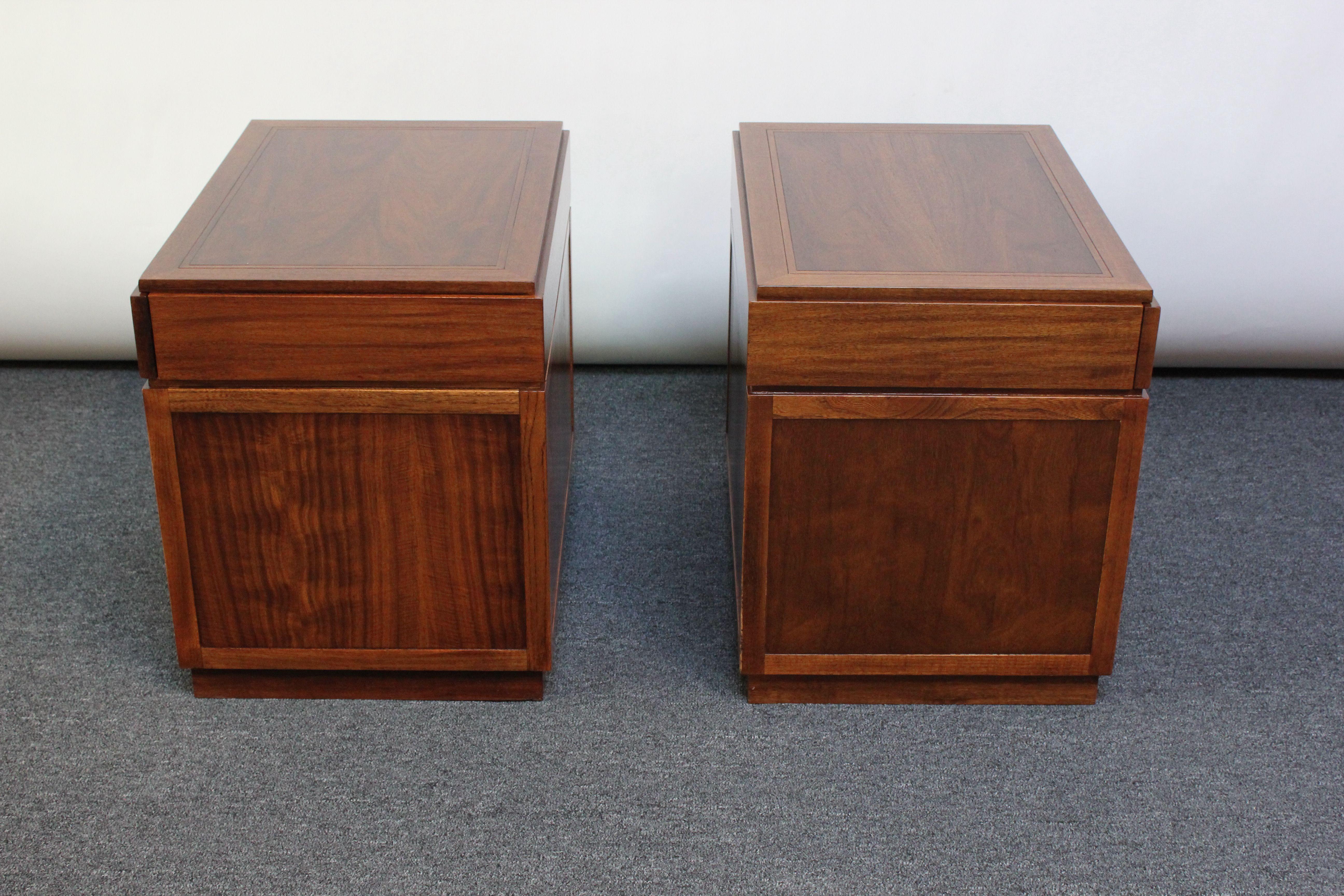 Pair of Vintage Walnut and Brass Nightstands by Baker For Sale 4
