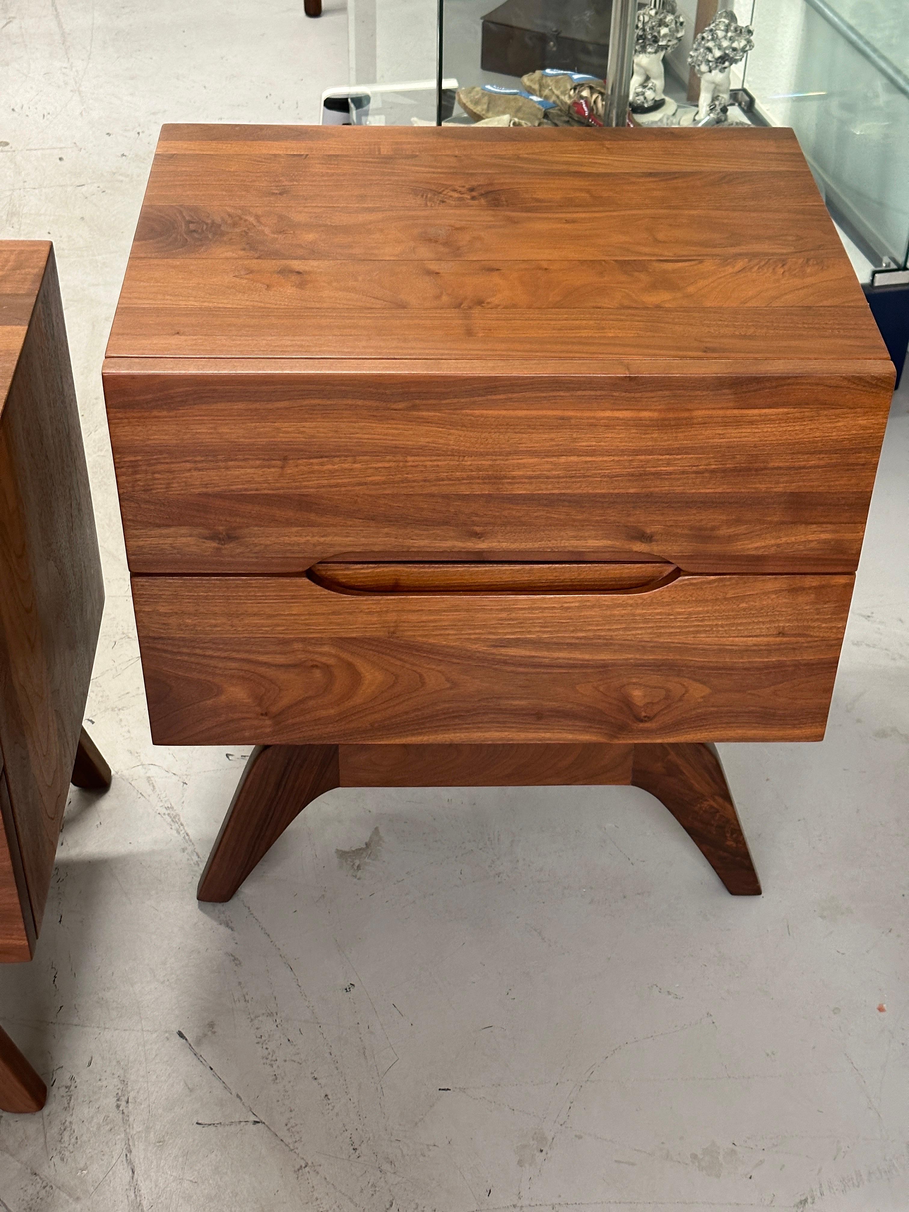 American Pair of Vintage Walnut Nightstands