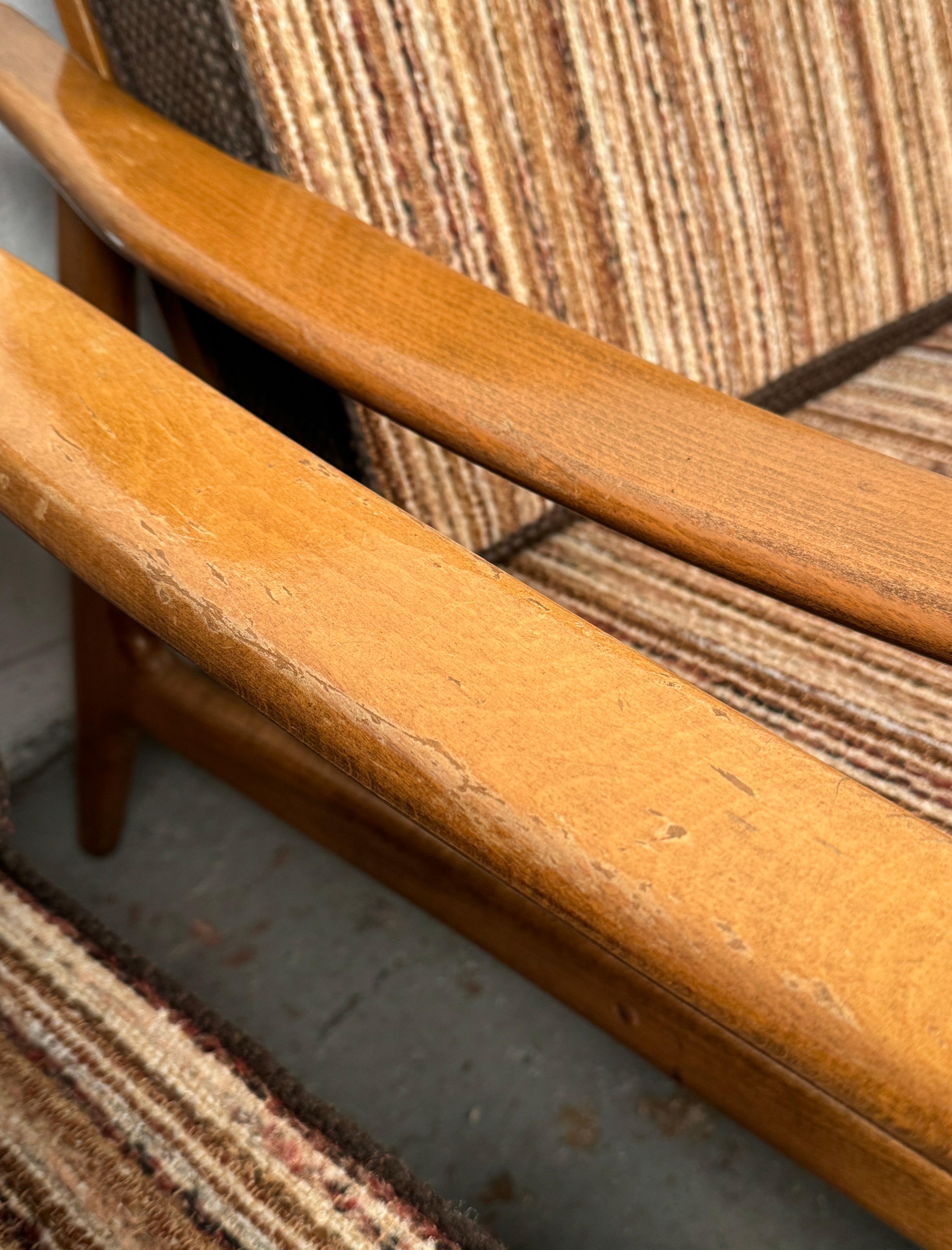 Paar Sessel mit Spindellehne aus Nussbaum im Vintage-Stil im Angebot 5