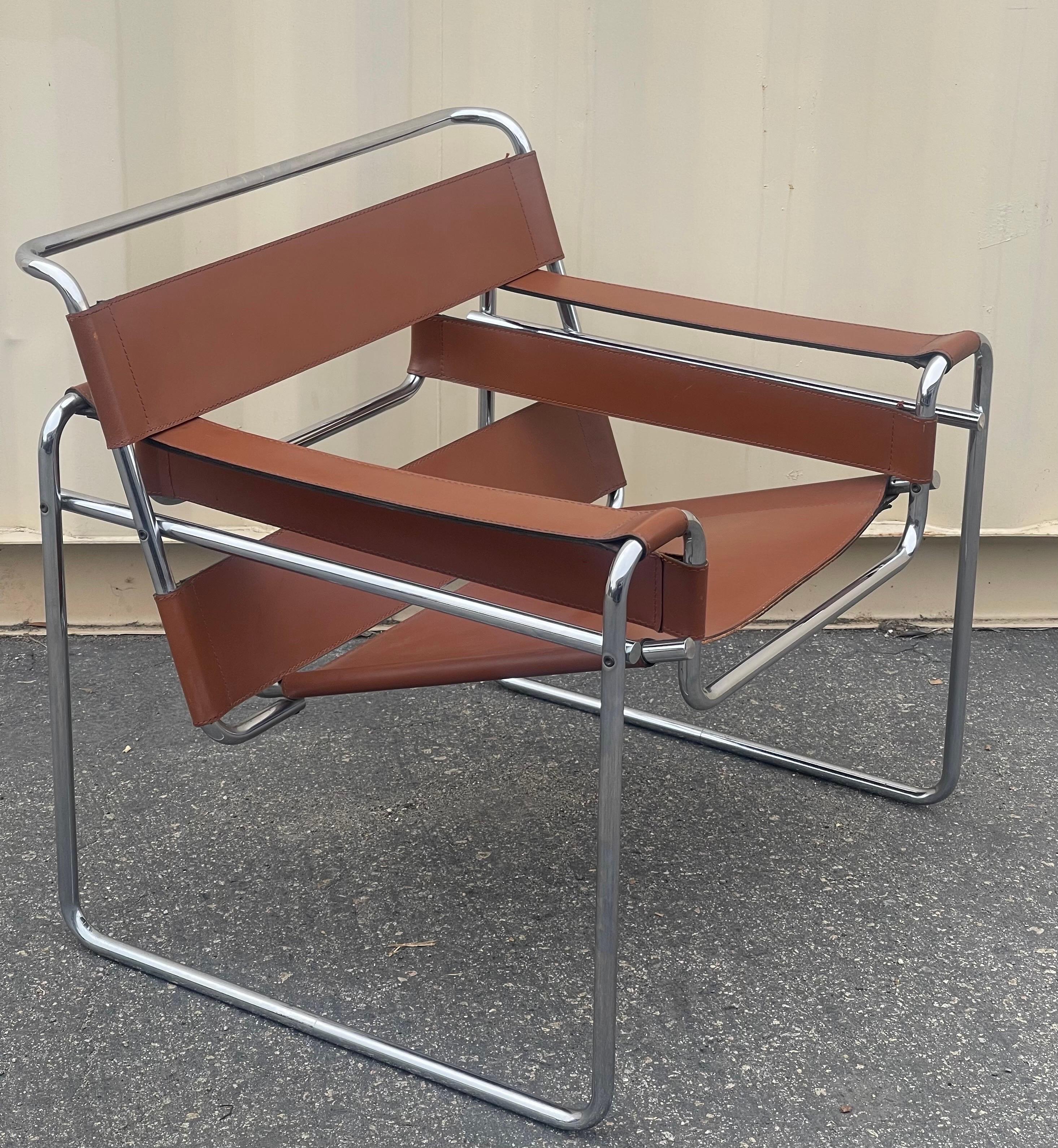 Leather Pair of Vintage Wassily Chairs by Marcel Breuer for Stendig / Gavina
