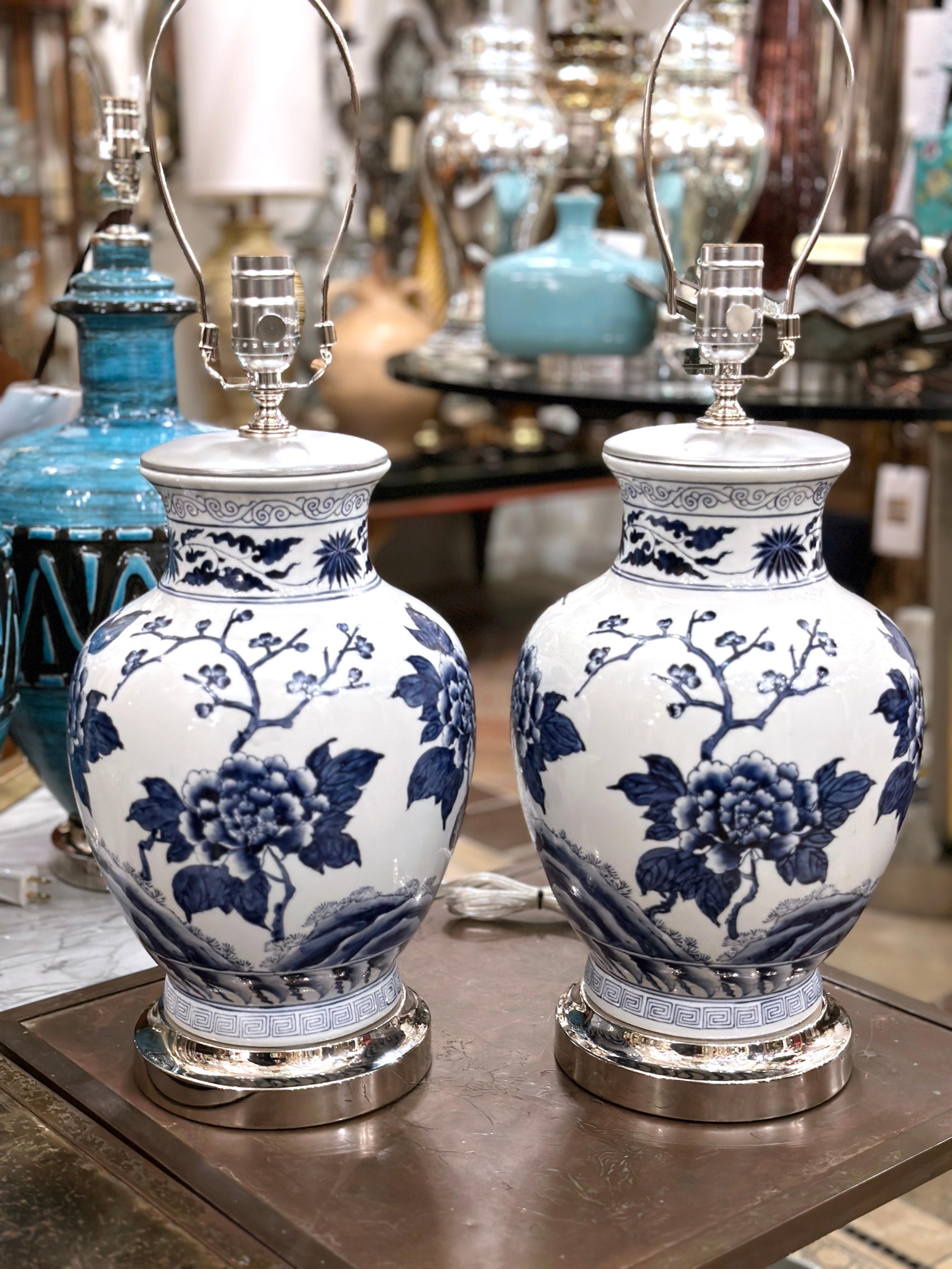 Mid-20th Century Pair of Vintage White and Blue Floral Lamps For Sale