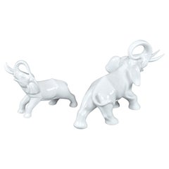 Coppia di statuette di elefante in ceramica bianca vintage di Pereiras, Portogallo