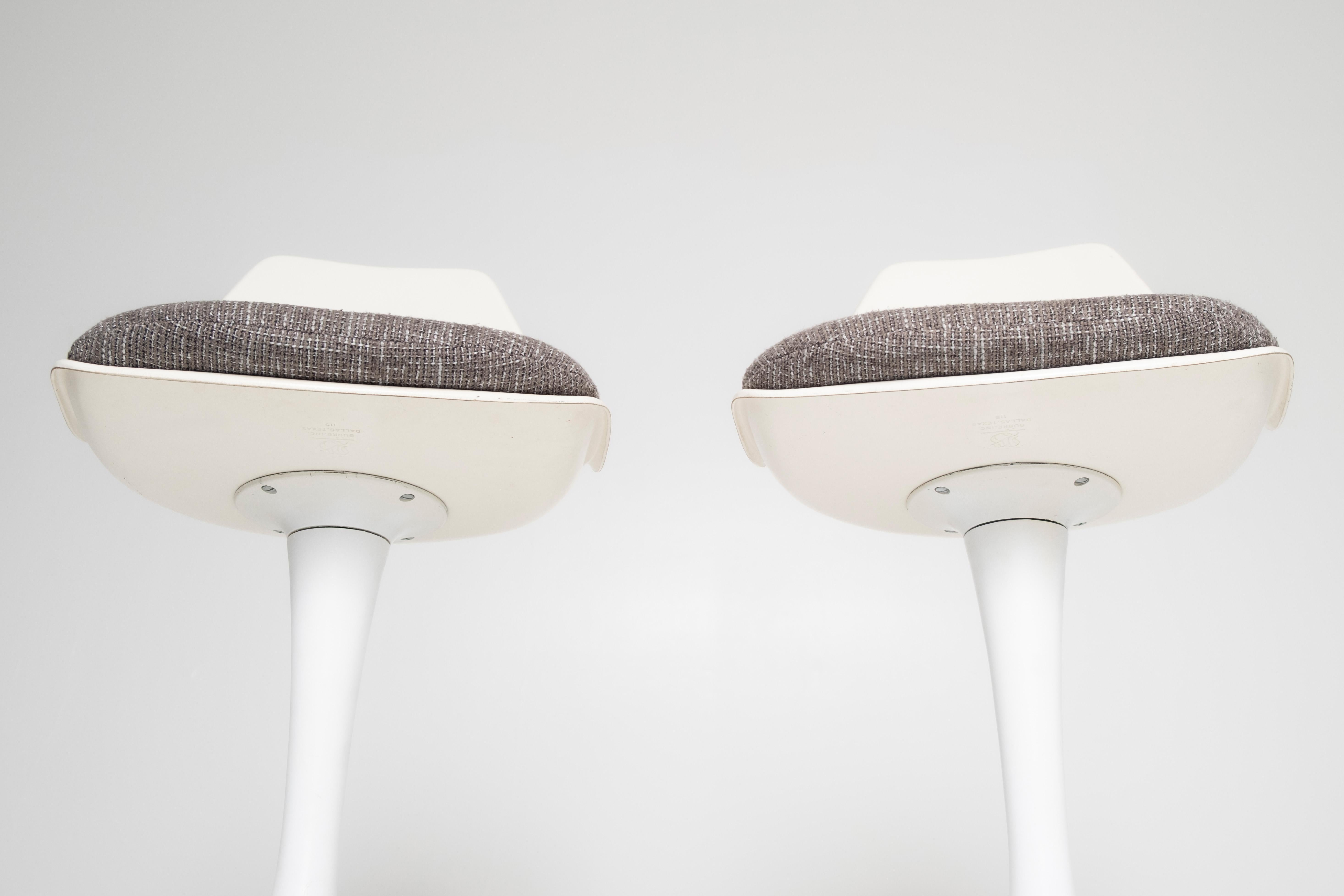 Pair of Vintage White Counter-Height Tulip Chairs by Burke Inc., 1960s For Sale 1