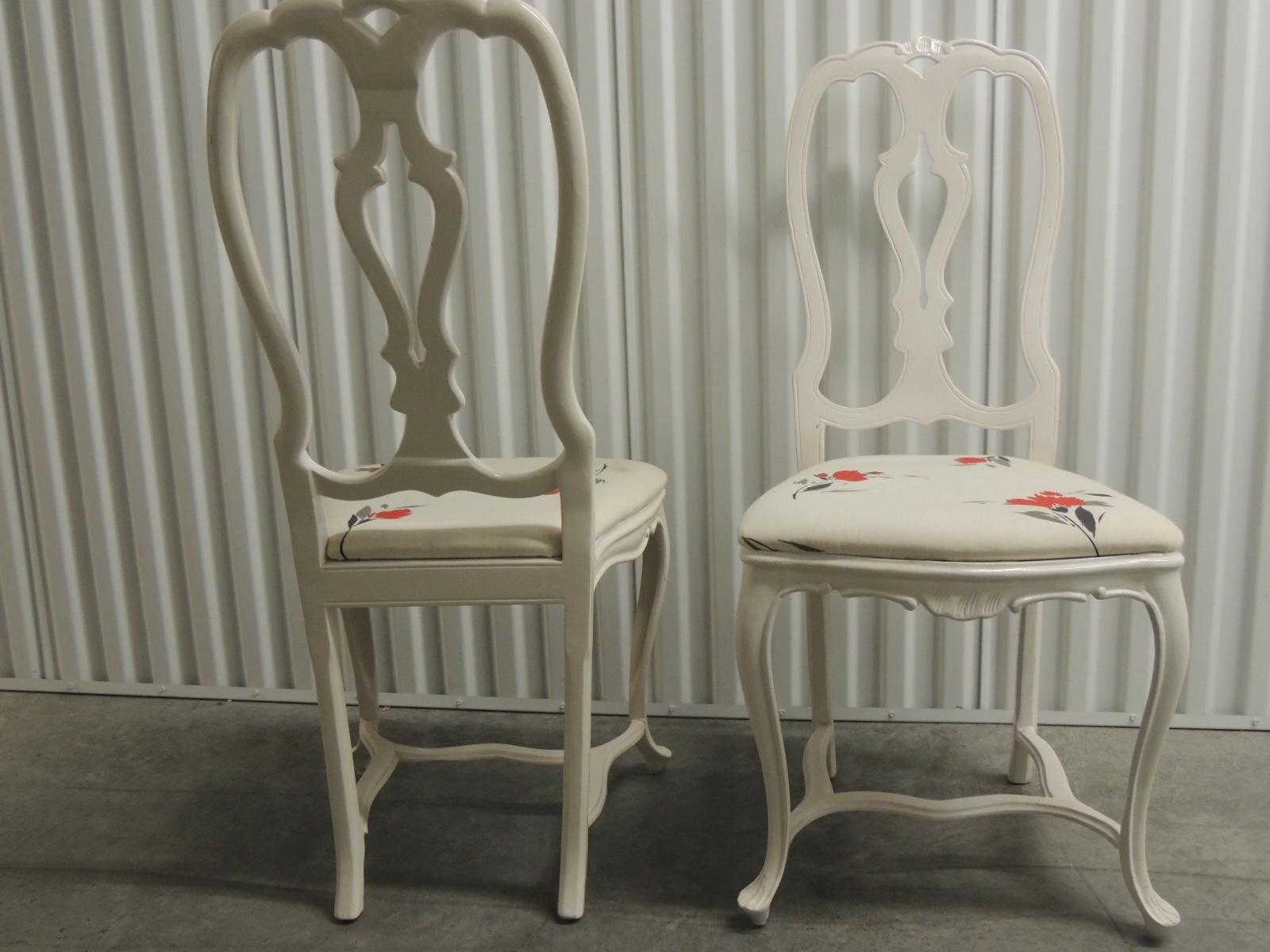 Hollywood Regency Pair of Vintage White High-Gloss Metal Chairs with Traditional Frames