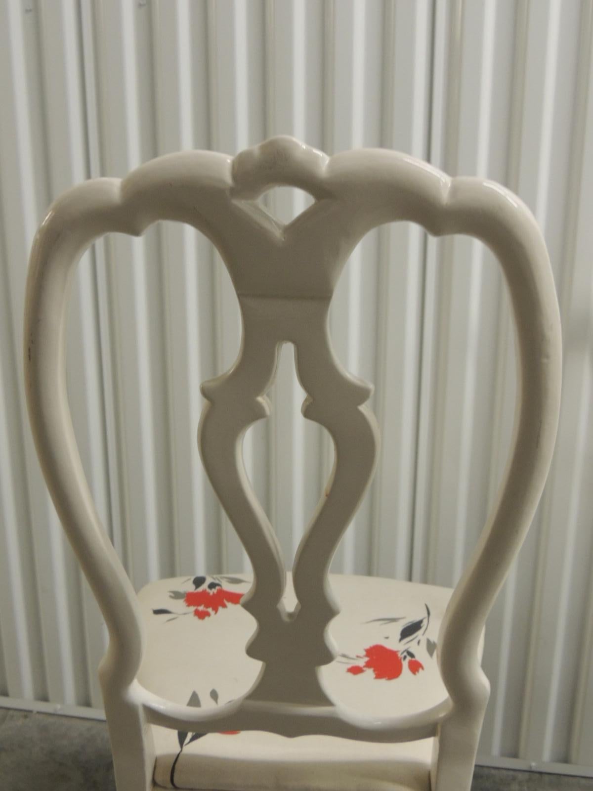 Asian Pair of Vintage White High-Gloss Metal Chairs with Traditional Frames