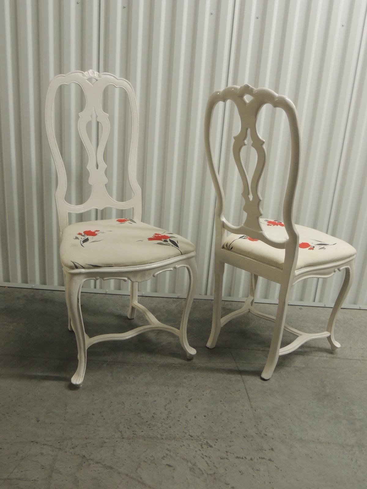 Pair of Vintage White High-Gloss Metal Chairs with Traditional Frames In Good Condition In Oakland Park, FL