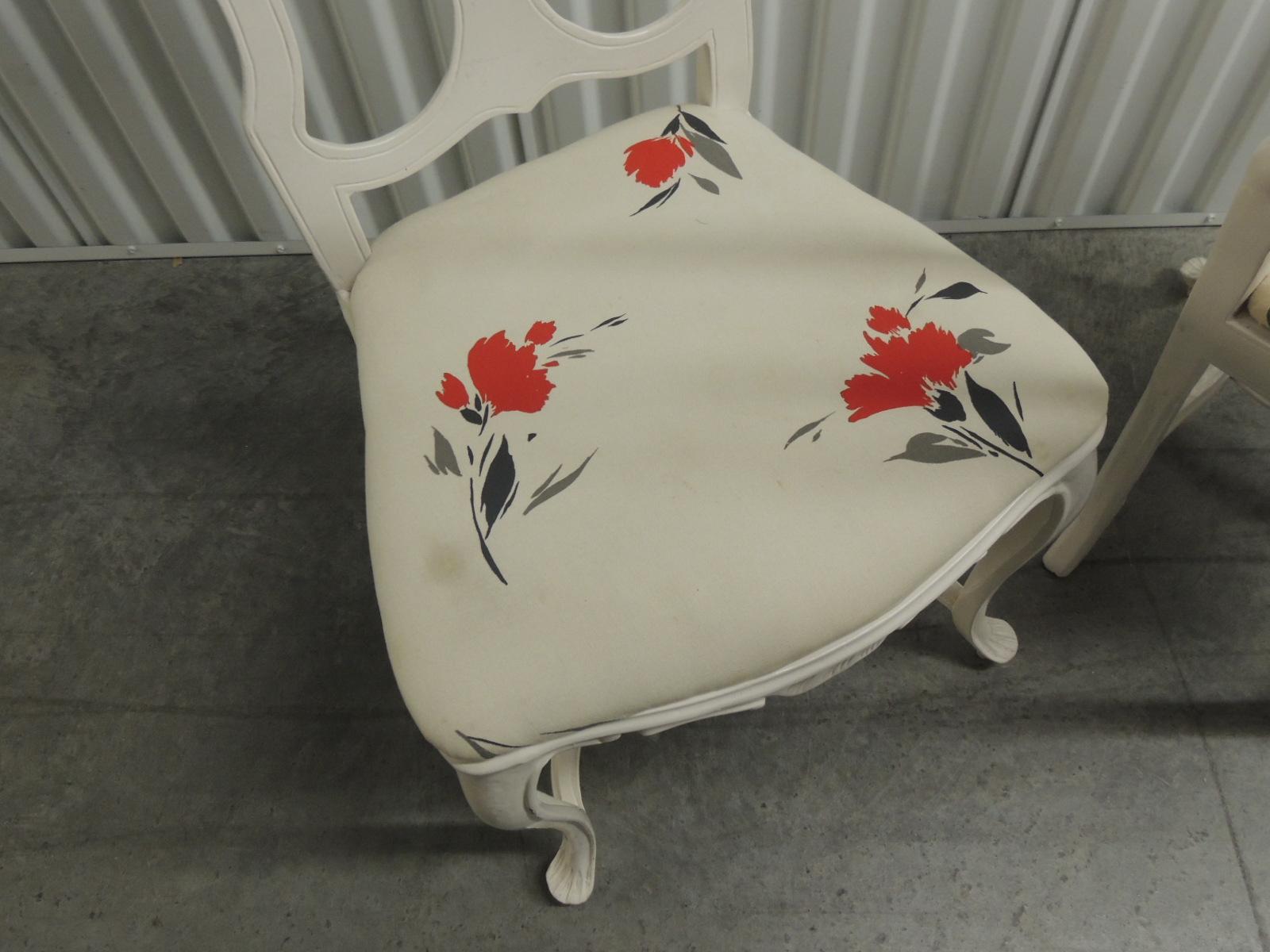 Late 20th Century Pair of Vintage White High-Gloss Metal Chairs with Traditional Frames