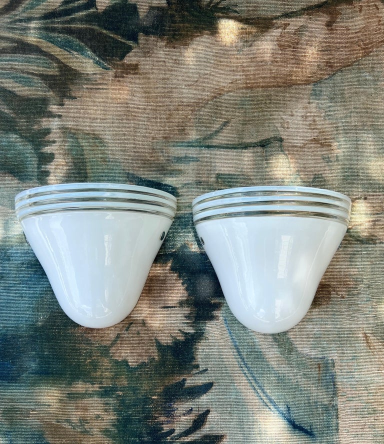 Late 20th Century Pair of Vintage White Murano Glass Sconces by Leucos, circa 1970s For Sale