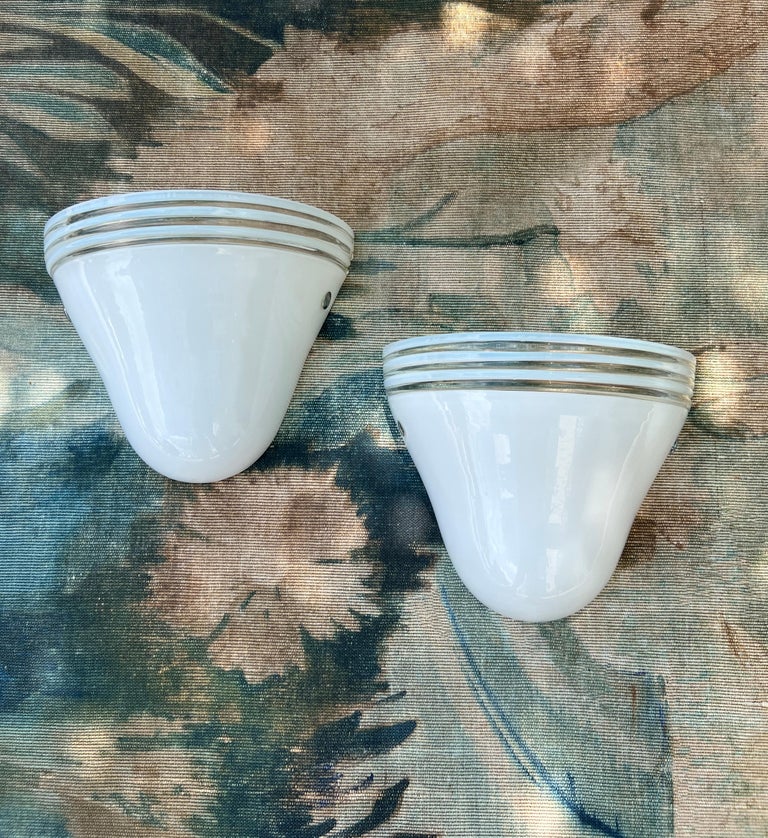 Pair of Vintage White Murano Glass Sconces by Leucos, circa 1970s For Sale 1