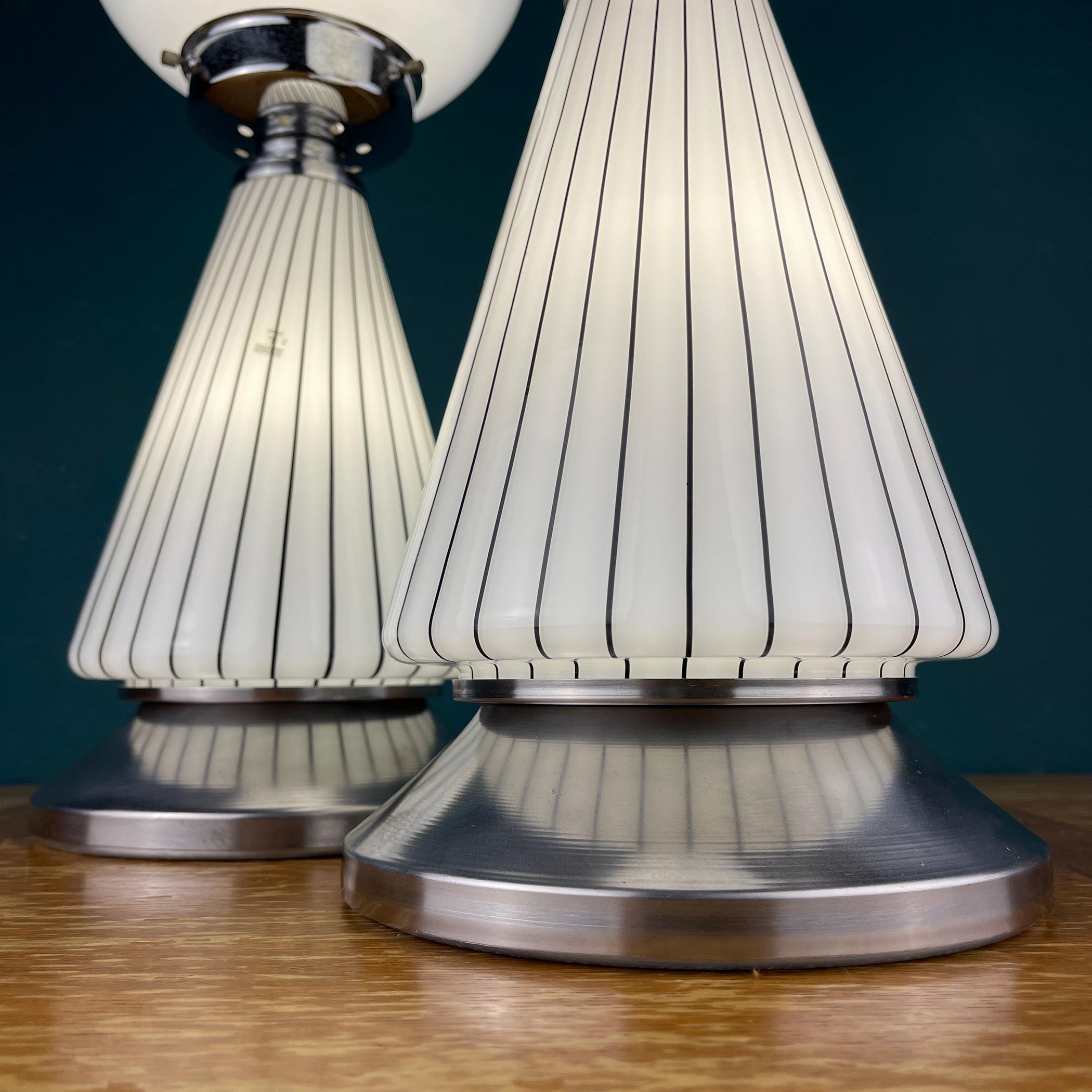 Pair of Vintage White Murano Table Lamps Vetri Murano 004, Italy, 1970s 4