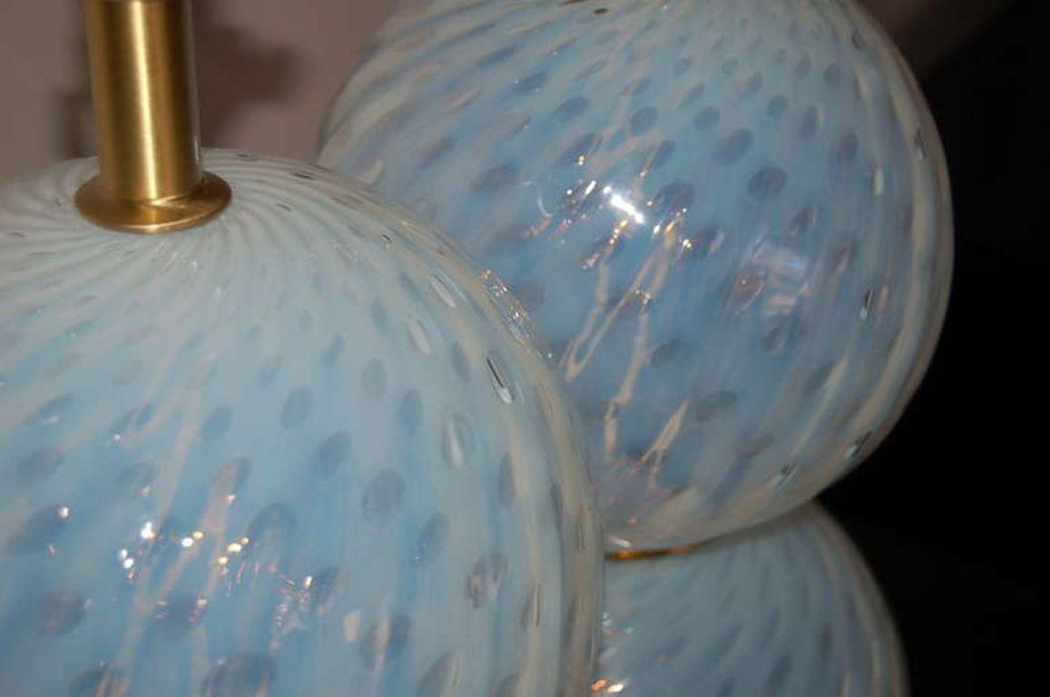italien Paire de lampes Ball and Ball en verre Murano opalin blanc Vintage en vente