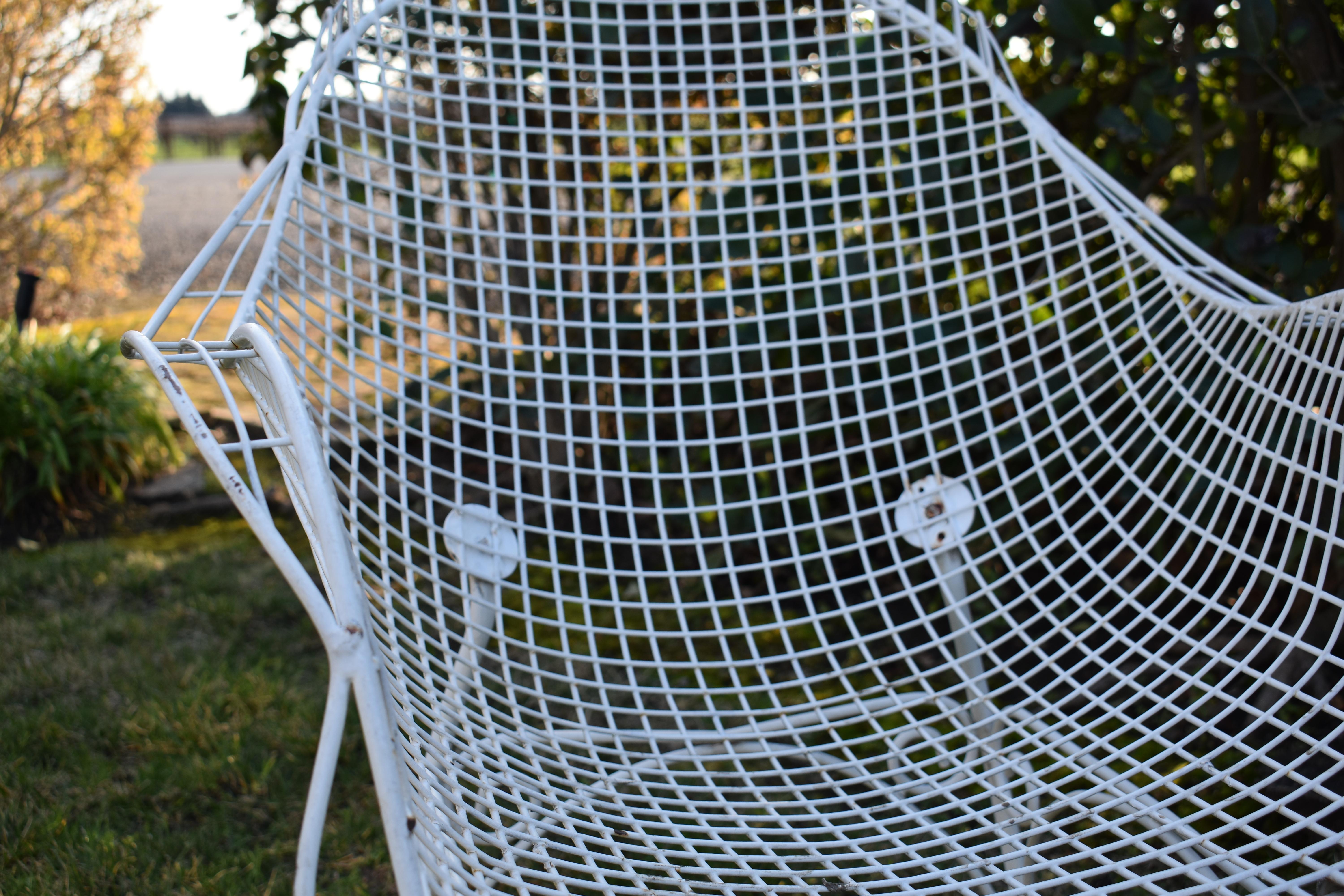 Pair of Vintage White Wire Mesh Garden Chairs, France c. 1960s In Good Condition In Napa, CA