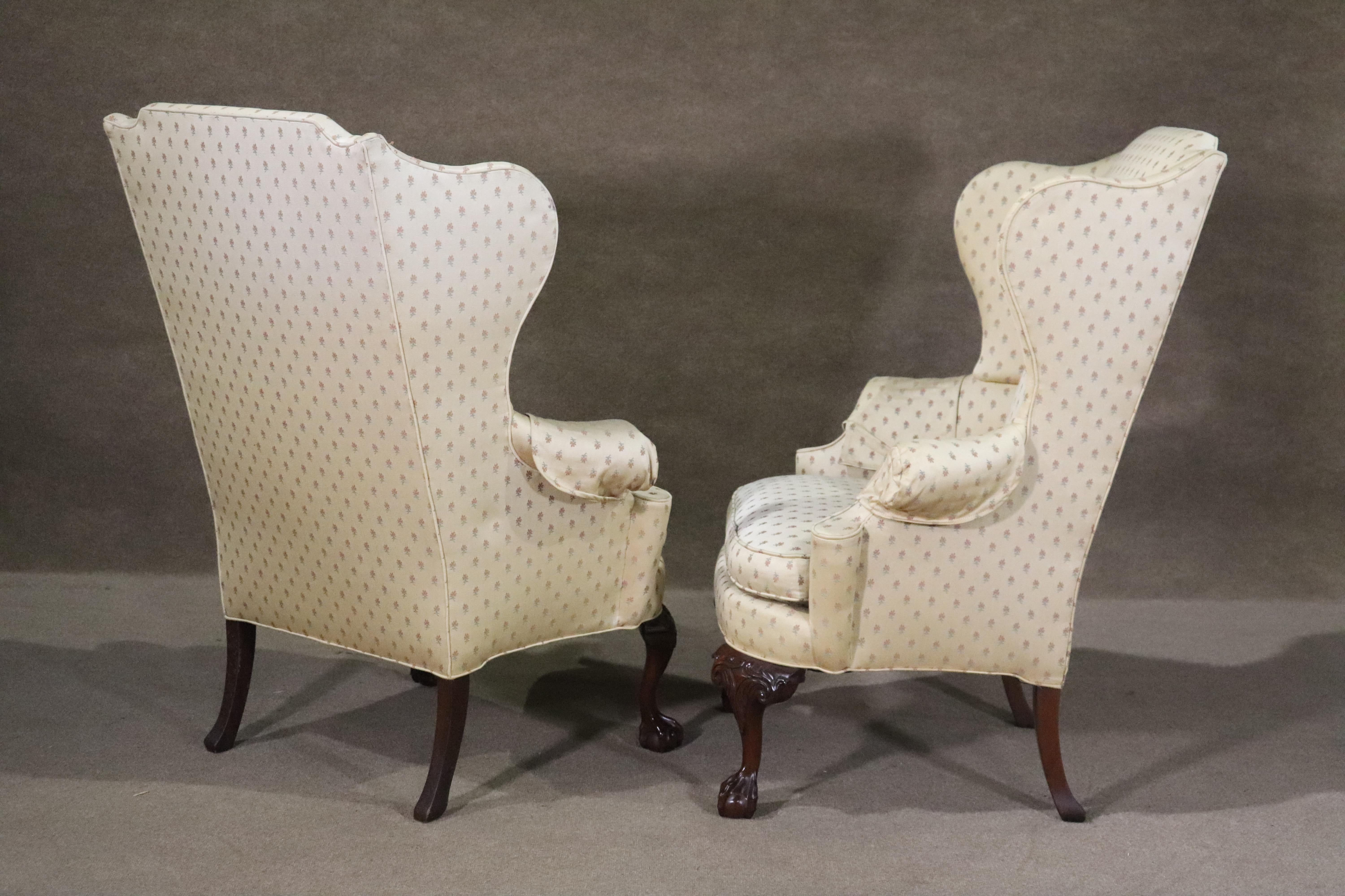 Pair of Vintage Wingback Armchairs In Good Condition For Sale In Brooklyn, NY