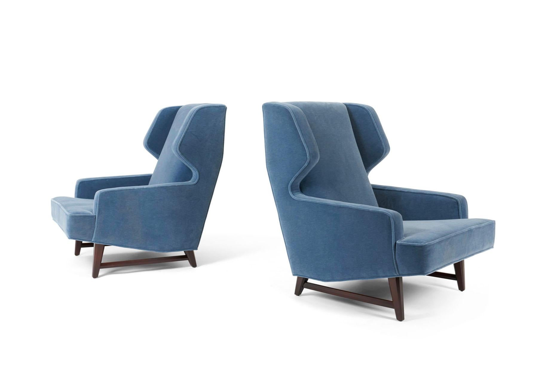 Pair of Vintage Wingback Lounge Chairs attributed to Edward Wormley For Sale 3