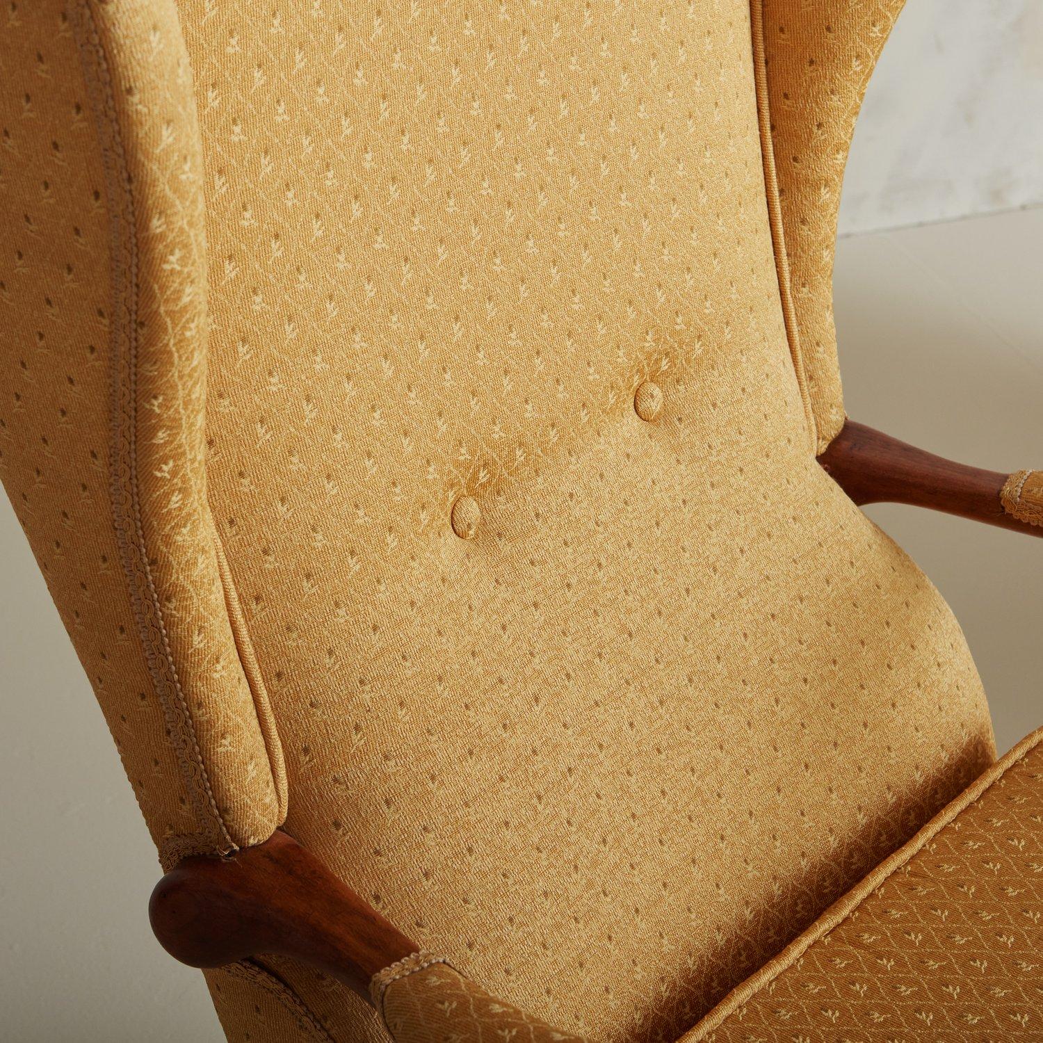 20th Century Pair of Vintage Wingback Lounge Chairs in Original Yellow Upholstery, Italy