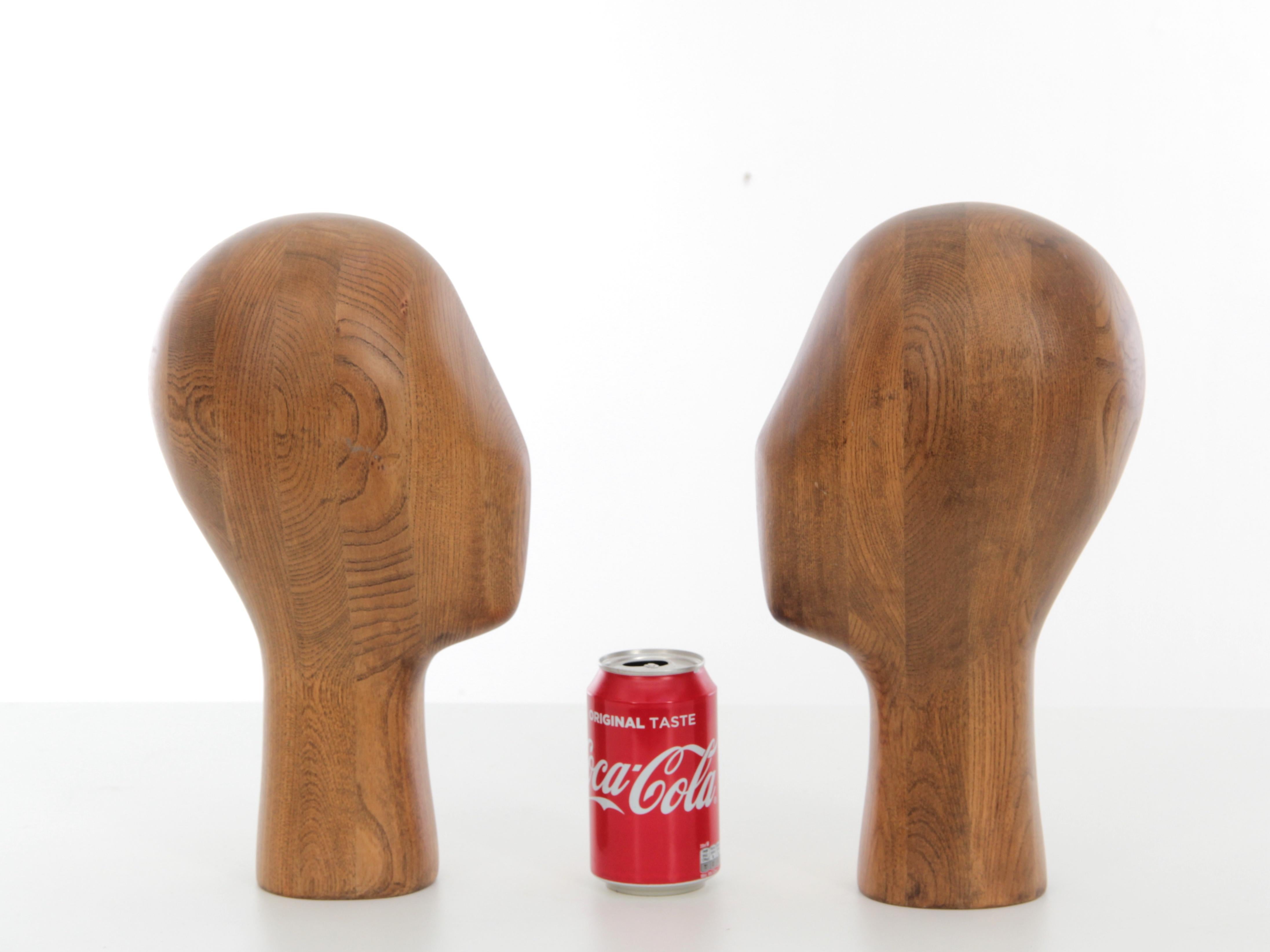 Paar Vintage-Holz-Mannequin-Kopf-Stücke im Angebot 3