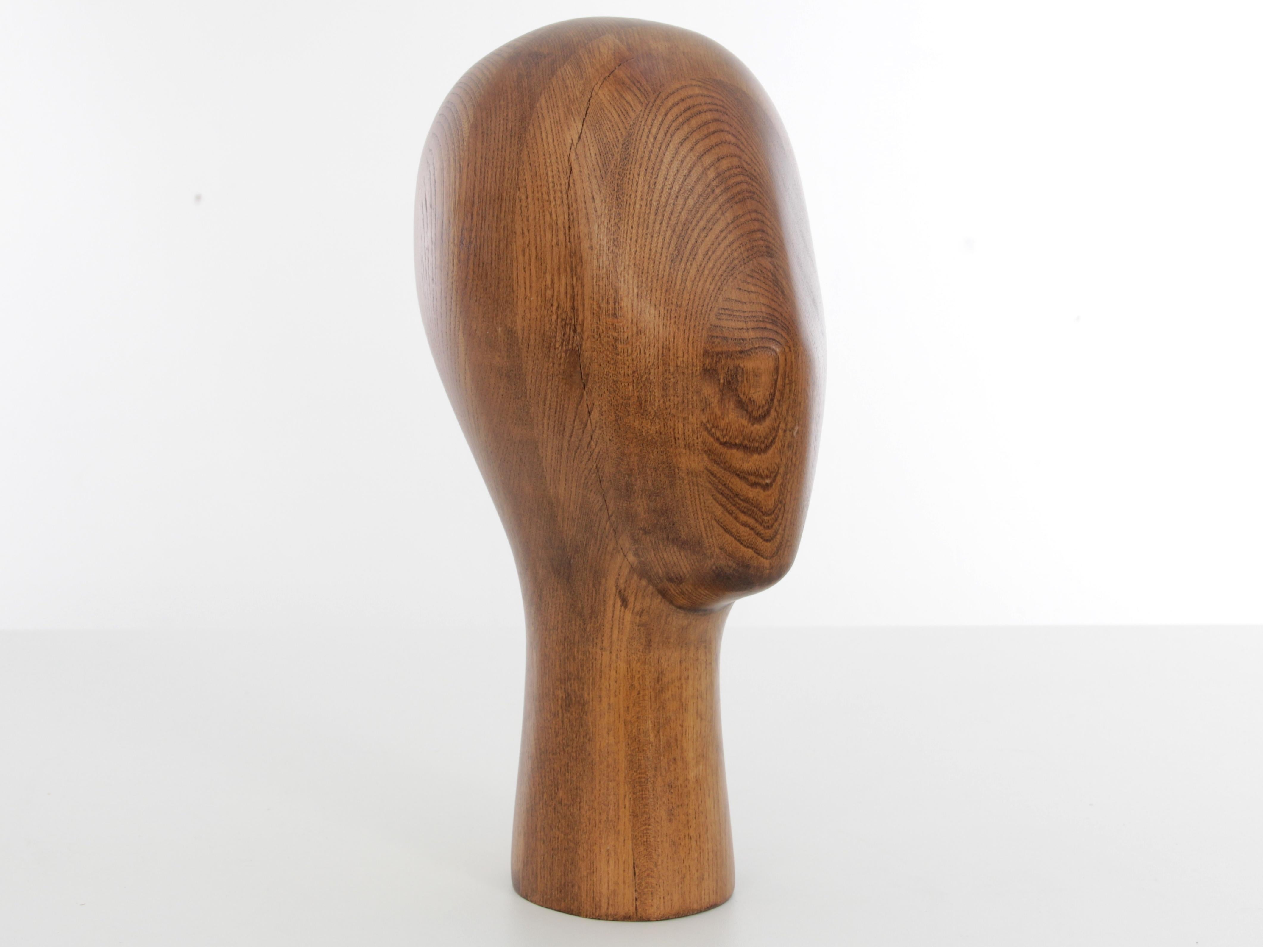 Vintage wood mannequin head from sweeden. Solid oak, circa 1960. Price for the pair.