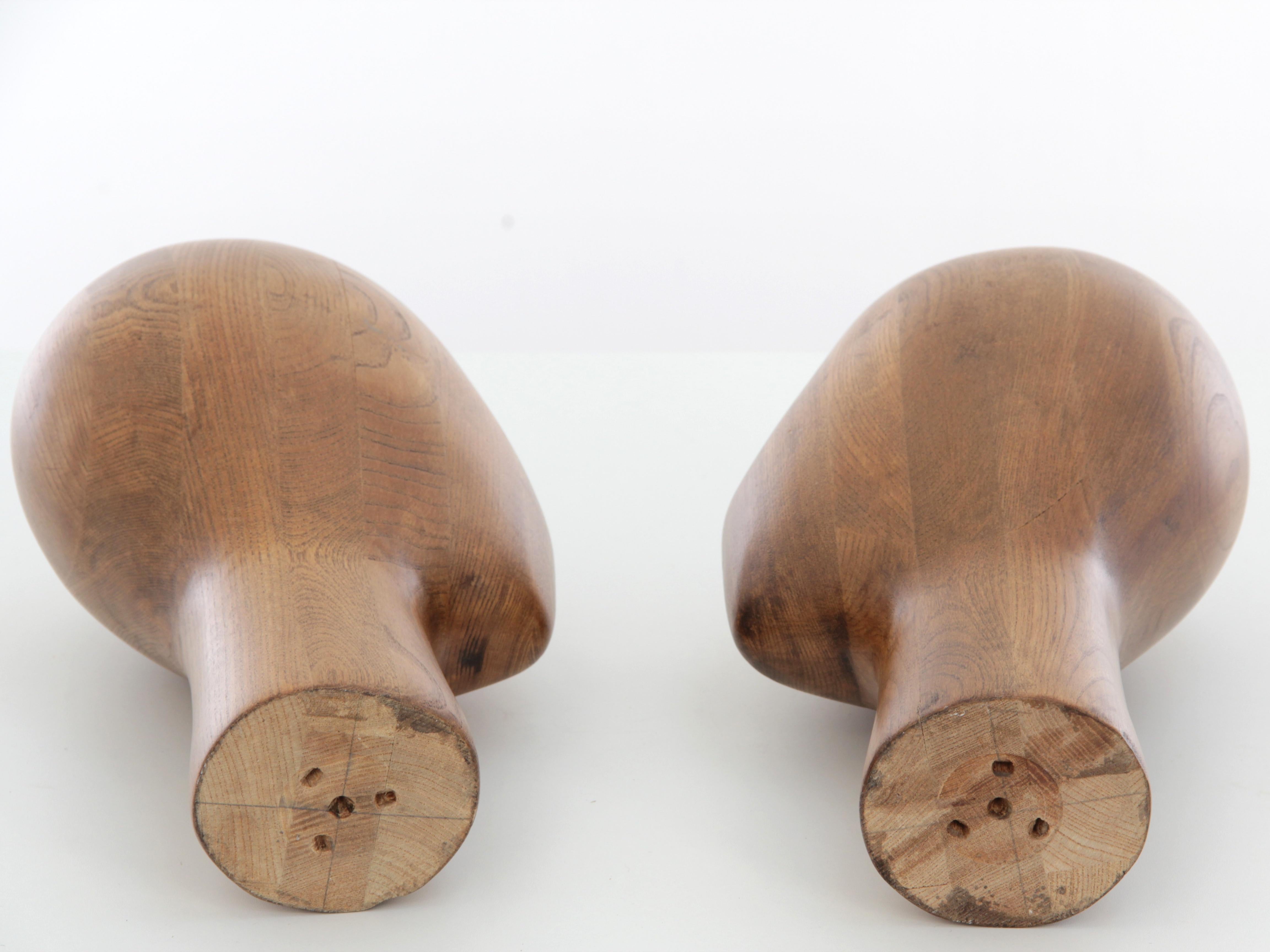 Pair of Vintage Wood Mannequin Head In Good Condition For Sale In Courbevoie, FR