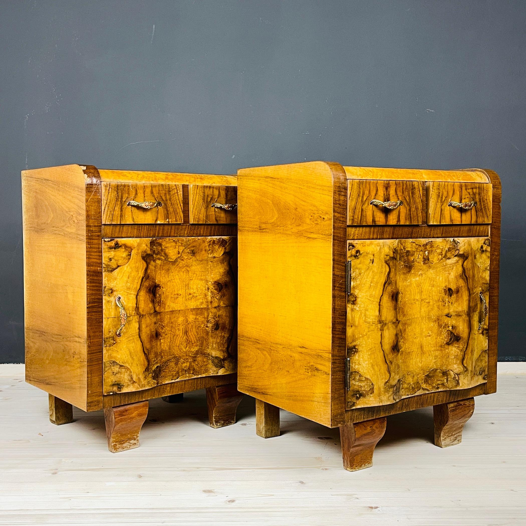Pair beautiful bedside tables were made in the 40s in Italy. Made of solid wood, plywood and beautiful veneer. Original fittings and glass.
They have been preserved to this day in good condition. Despite their venerable age, they look excellent.