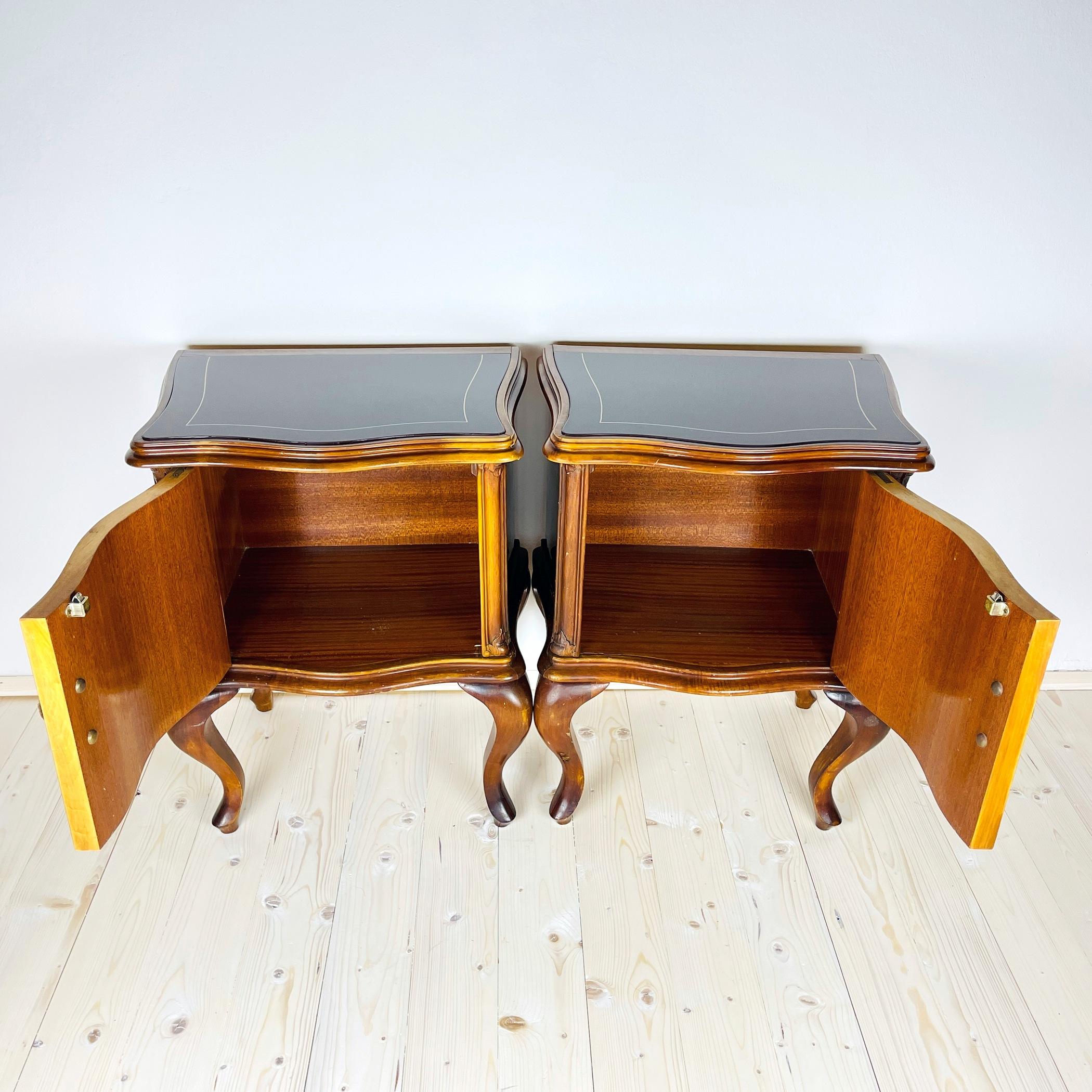 Pair of Vintage Wood Nightstands, Italy, 1960s For Sale 3