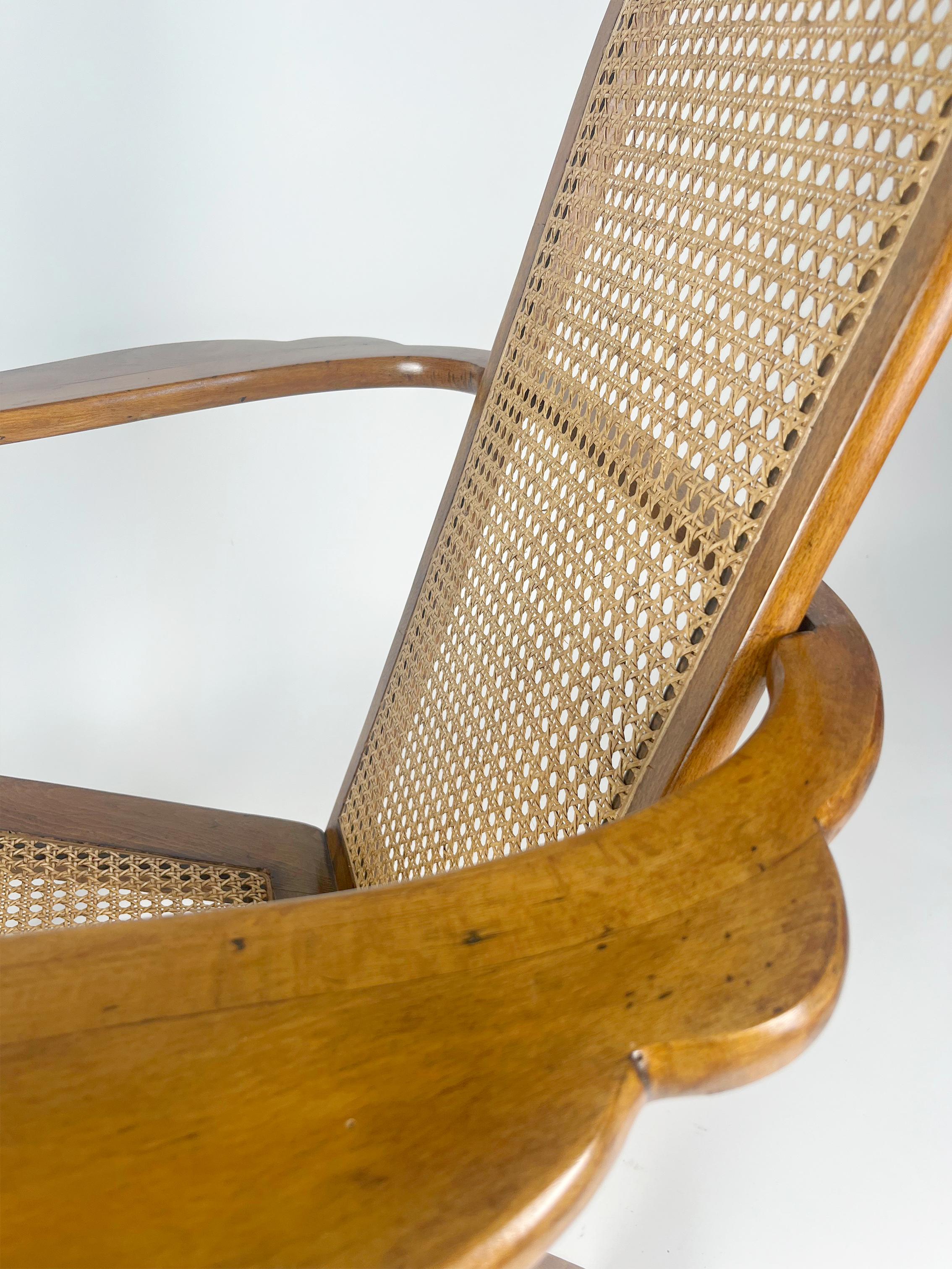 Paire de fauteuils vintage en bois avec détails en rotin, années 50 en vente 7
