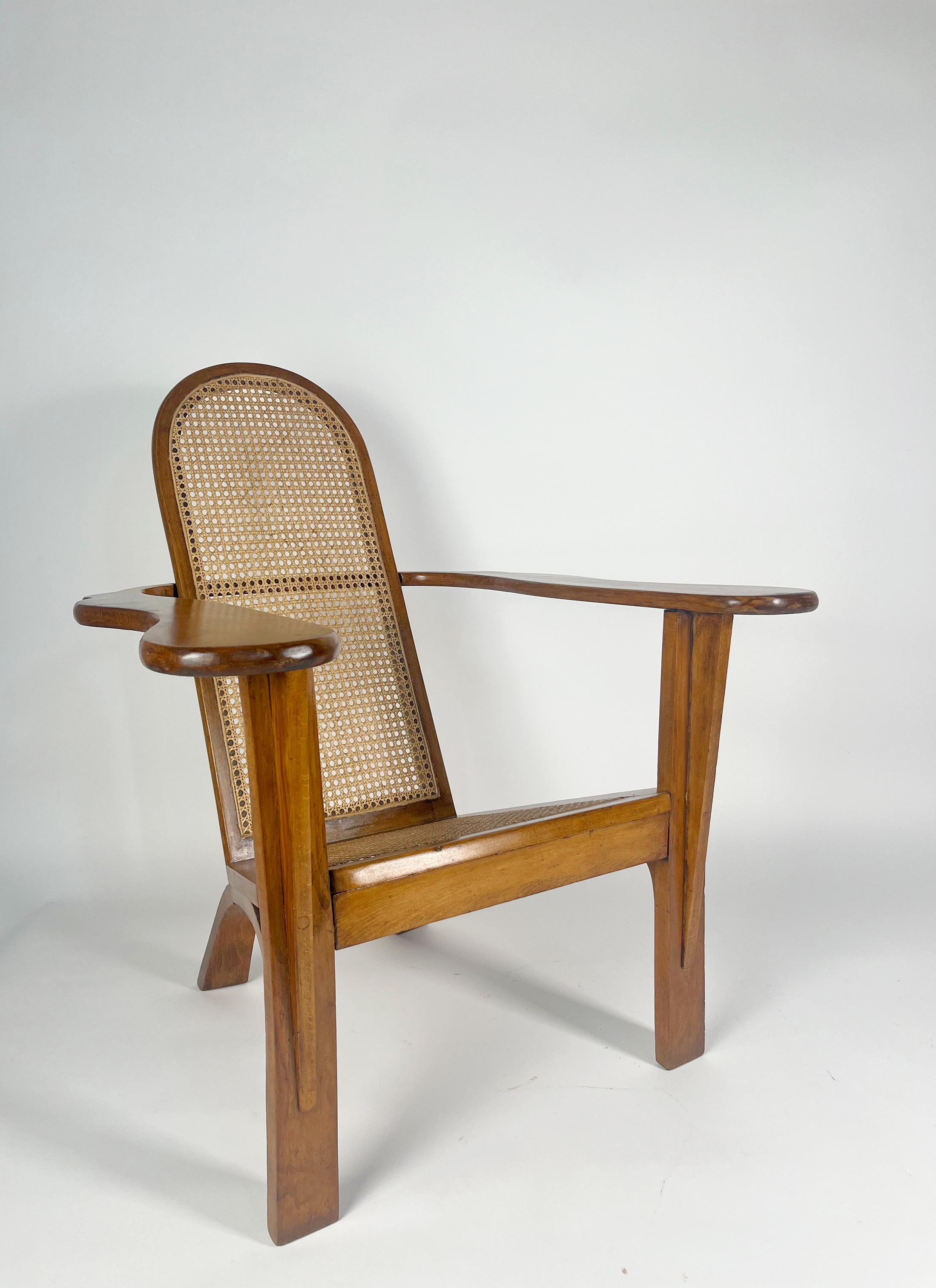 Milieu du XXe siècle Paire de fauteuils vintage en bois avec détails en rotin, années 50 en vente