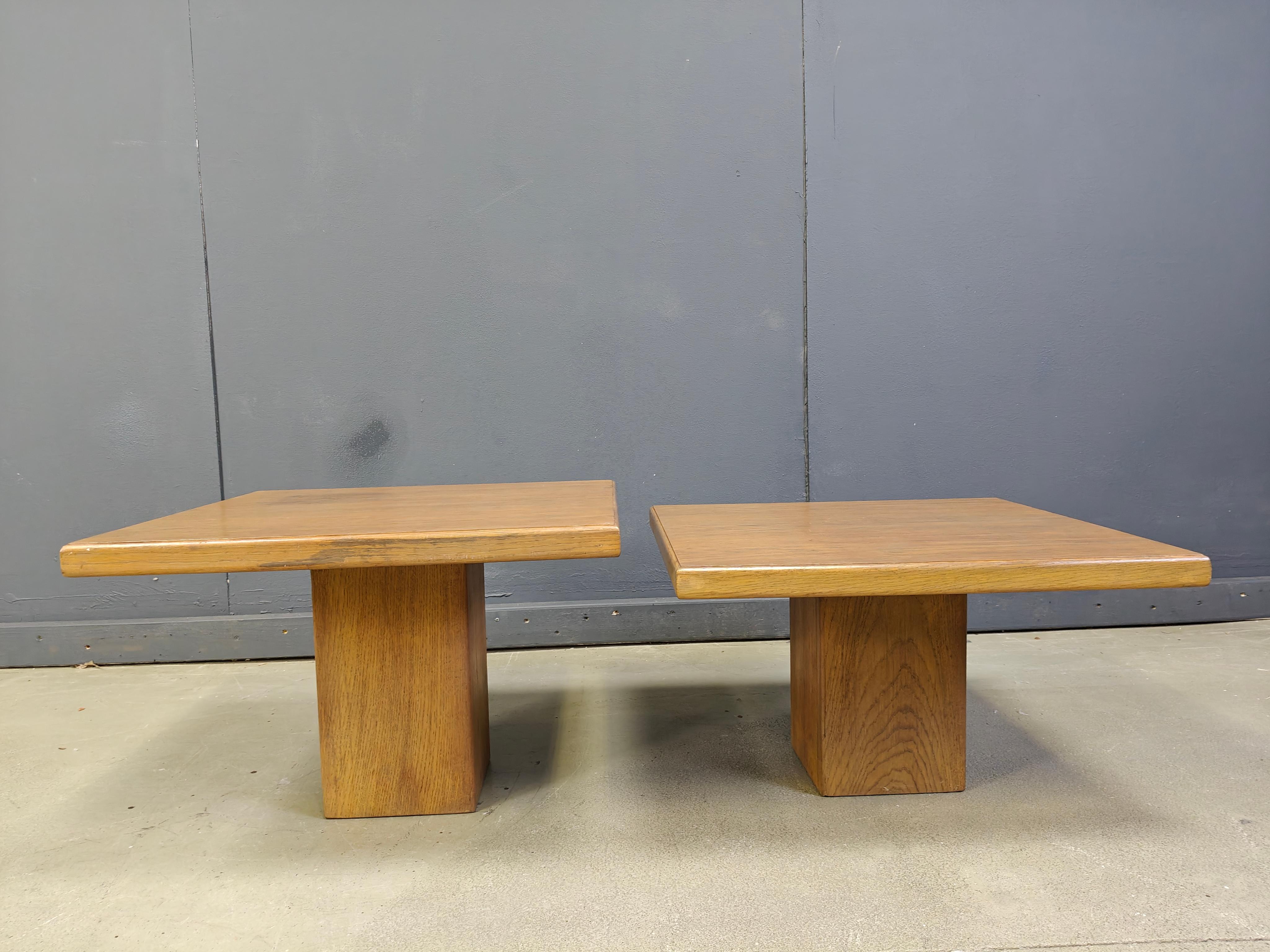 Coppia di tavolini da caffè o da salotto in legno vintage, anni '60 in vendita 4