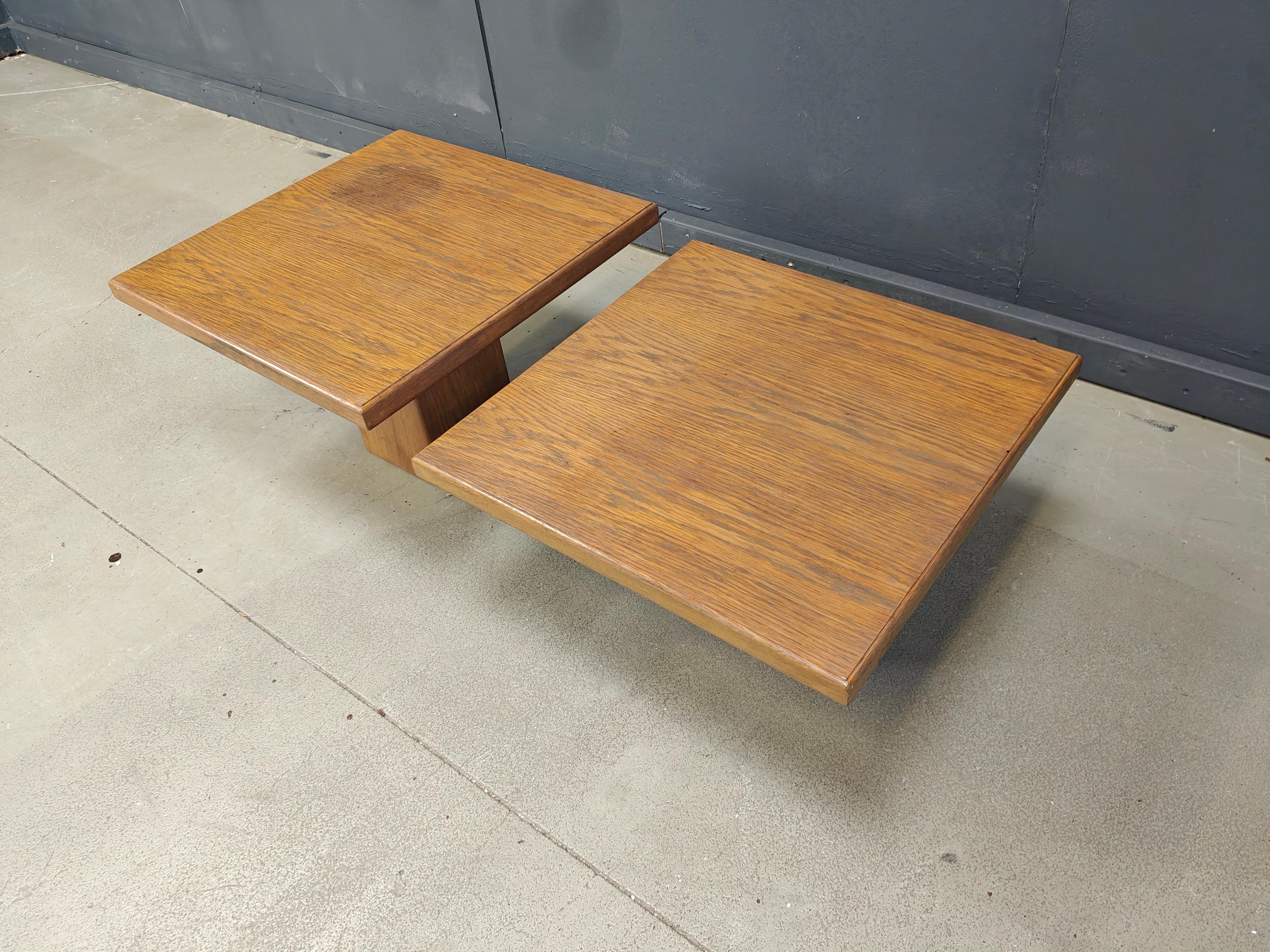 Coppia di tavolini da caffè o da salotto in legno vintage, anni '60 in vendita 2