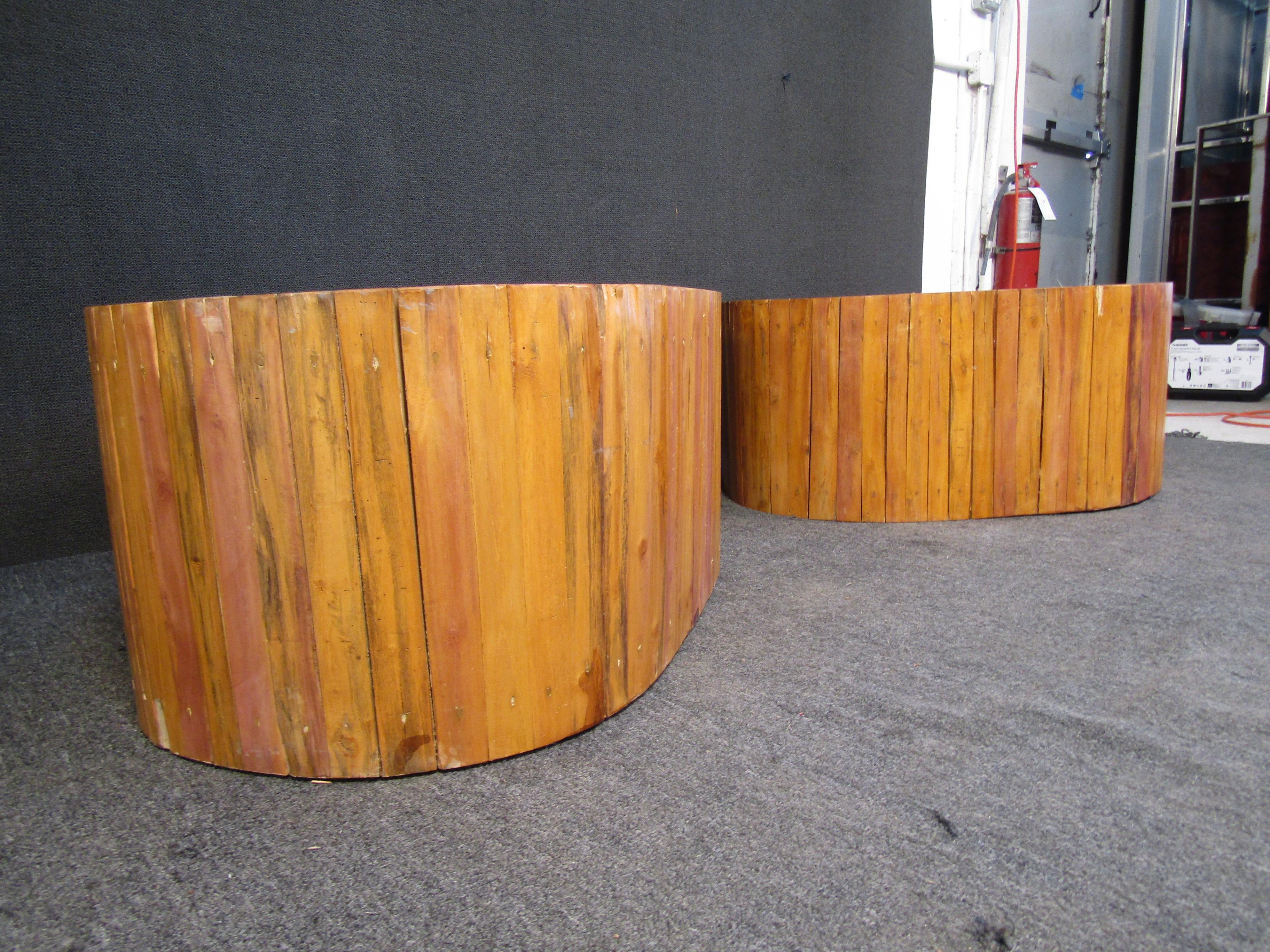 Paire de tables d'extrémité vintage en bois en vente 2