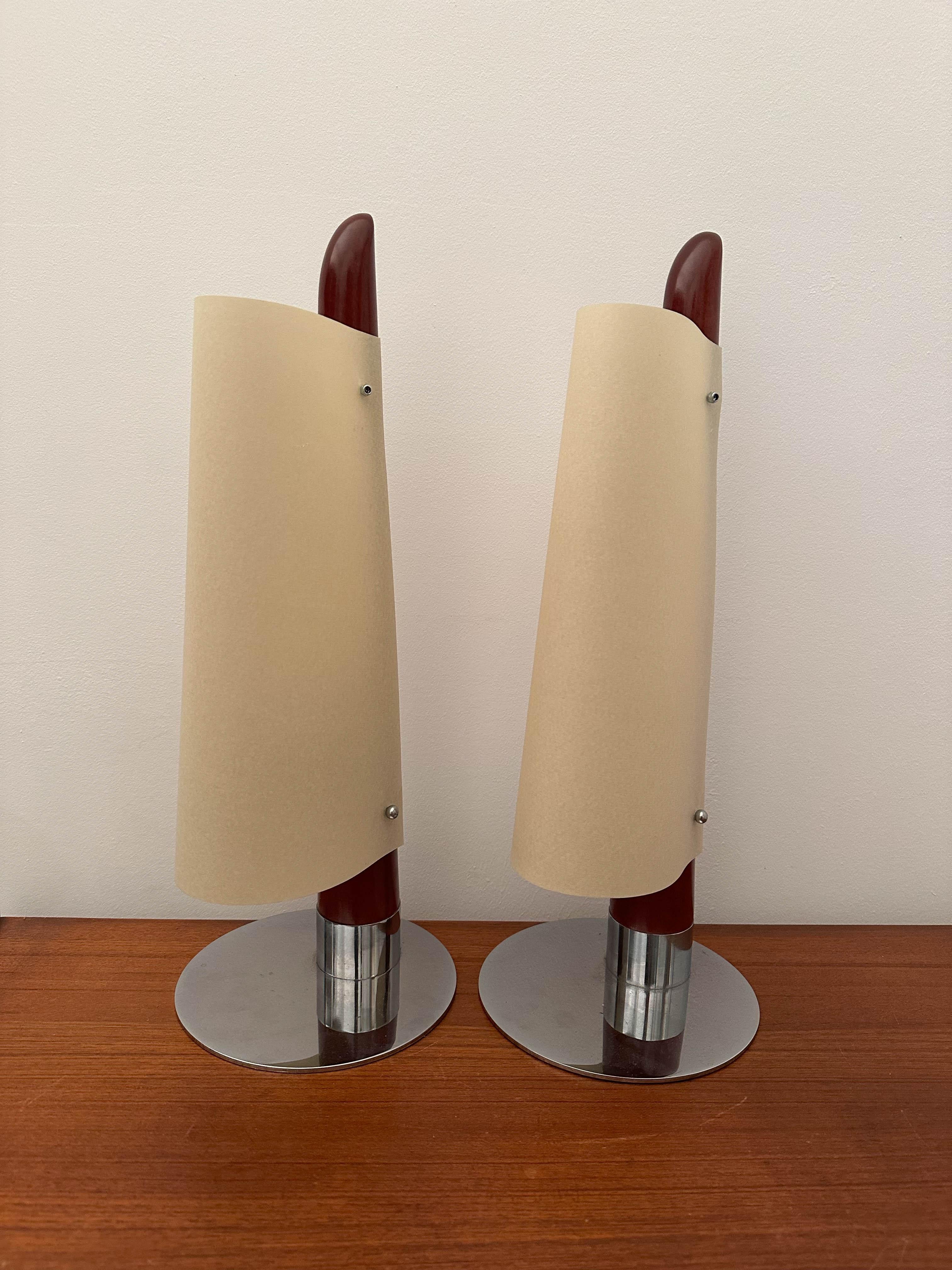 Espagnol Paire de lampes de table vintage en bois attribuée à Taller Uno, Espagne. en vente