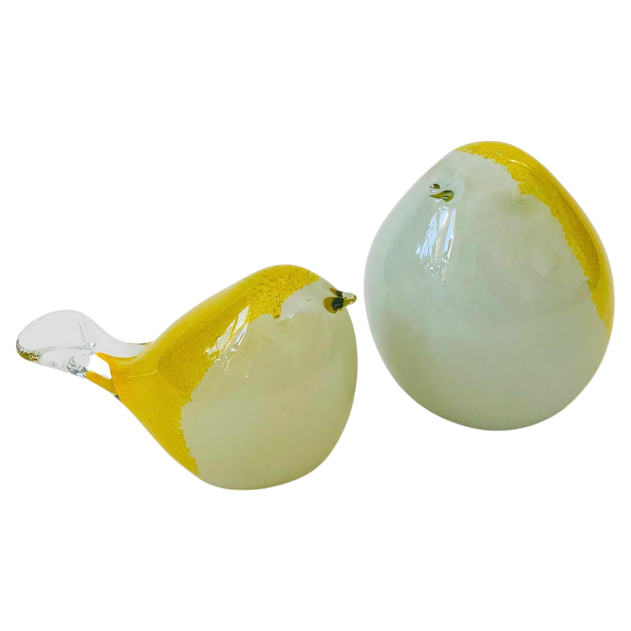 Pair of Vintage Yellow Art Glass Birds For Sale