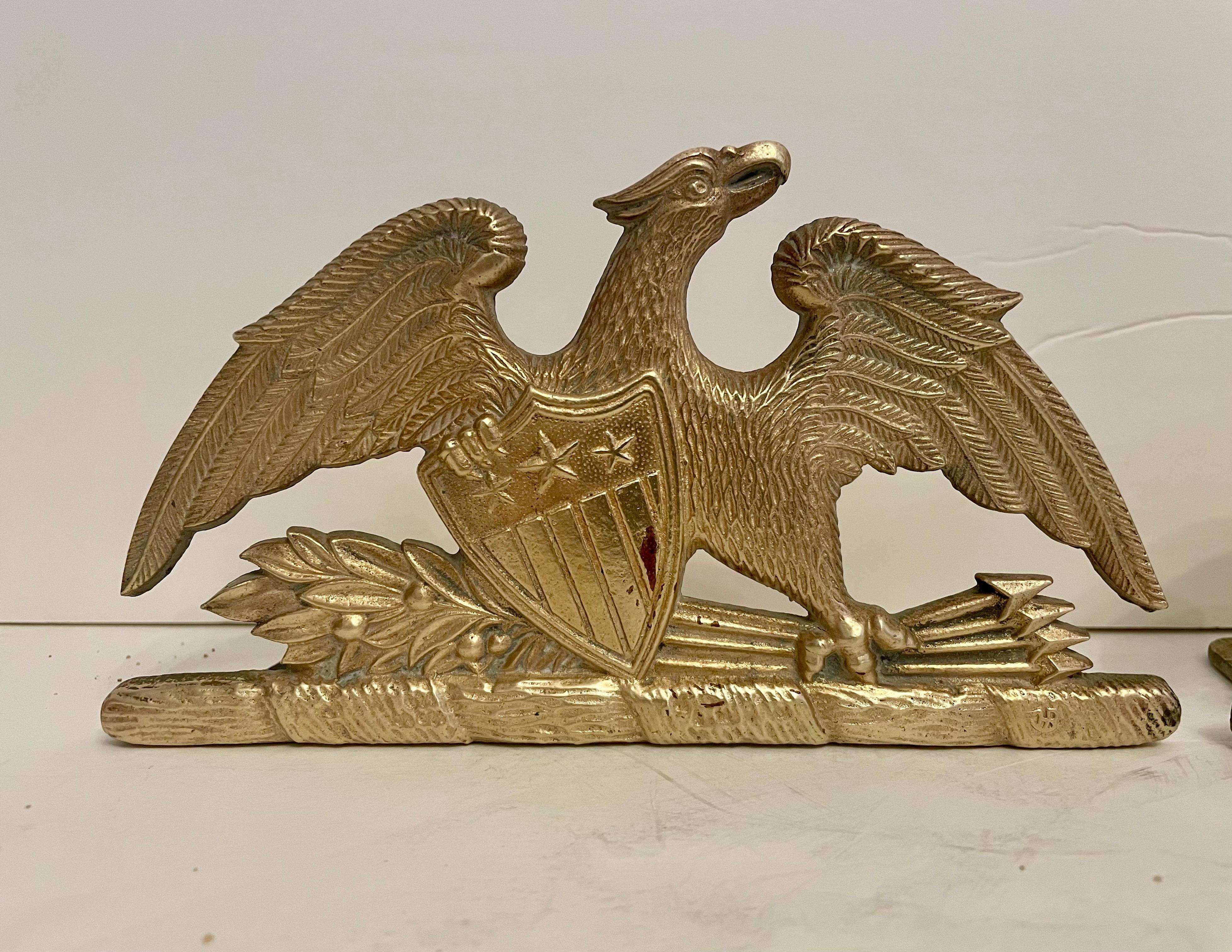Colonial américain Paire de serre-livres aigle en laiton Virginia Metalcrafters