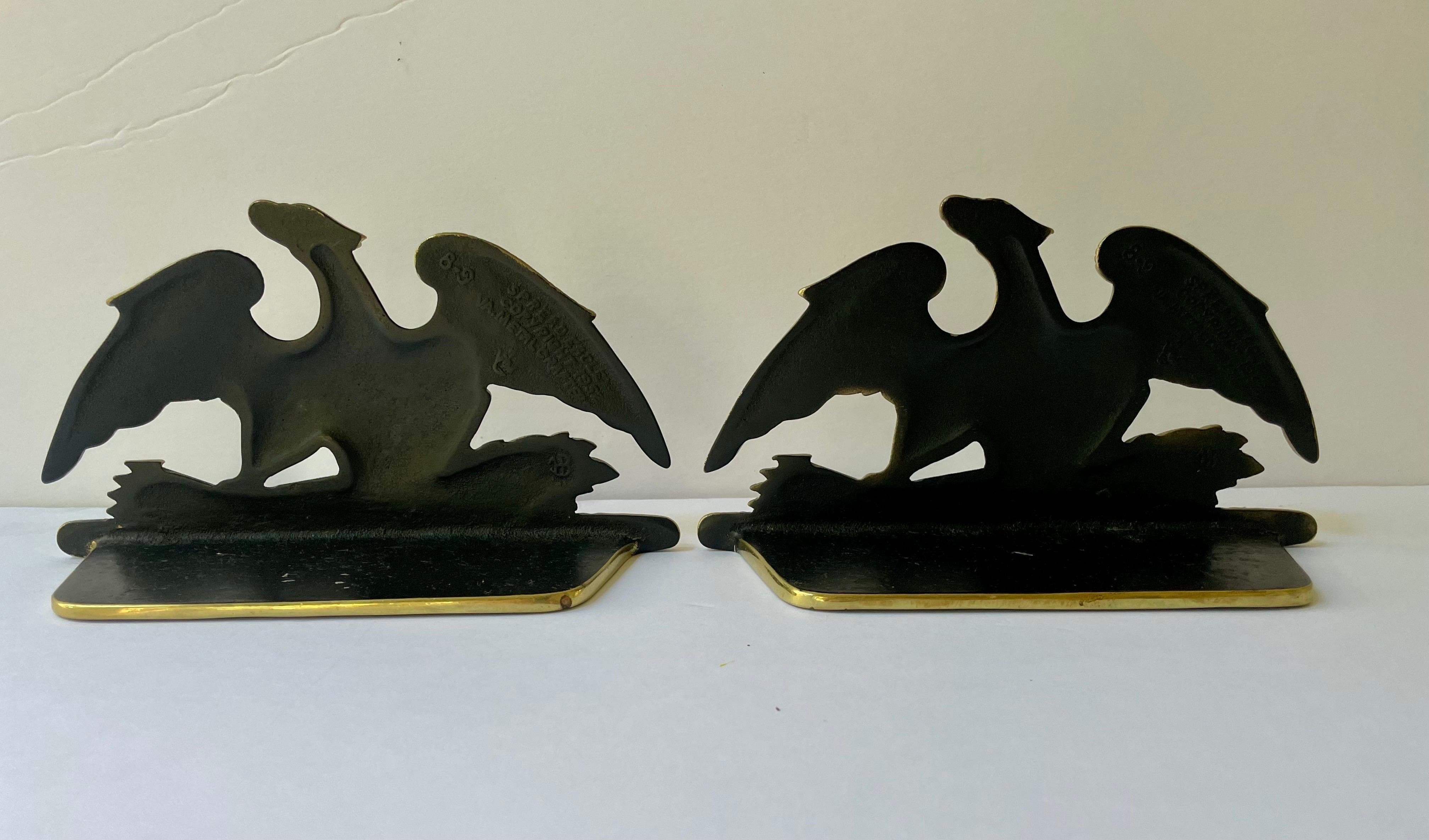 Par de sujetalibros de águila de latón de Virginia Metalcrafters Vaciado en venta