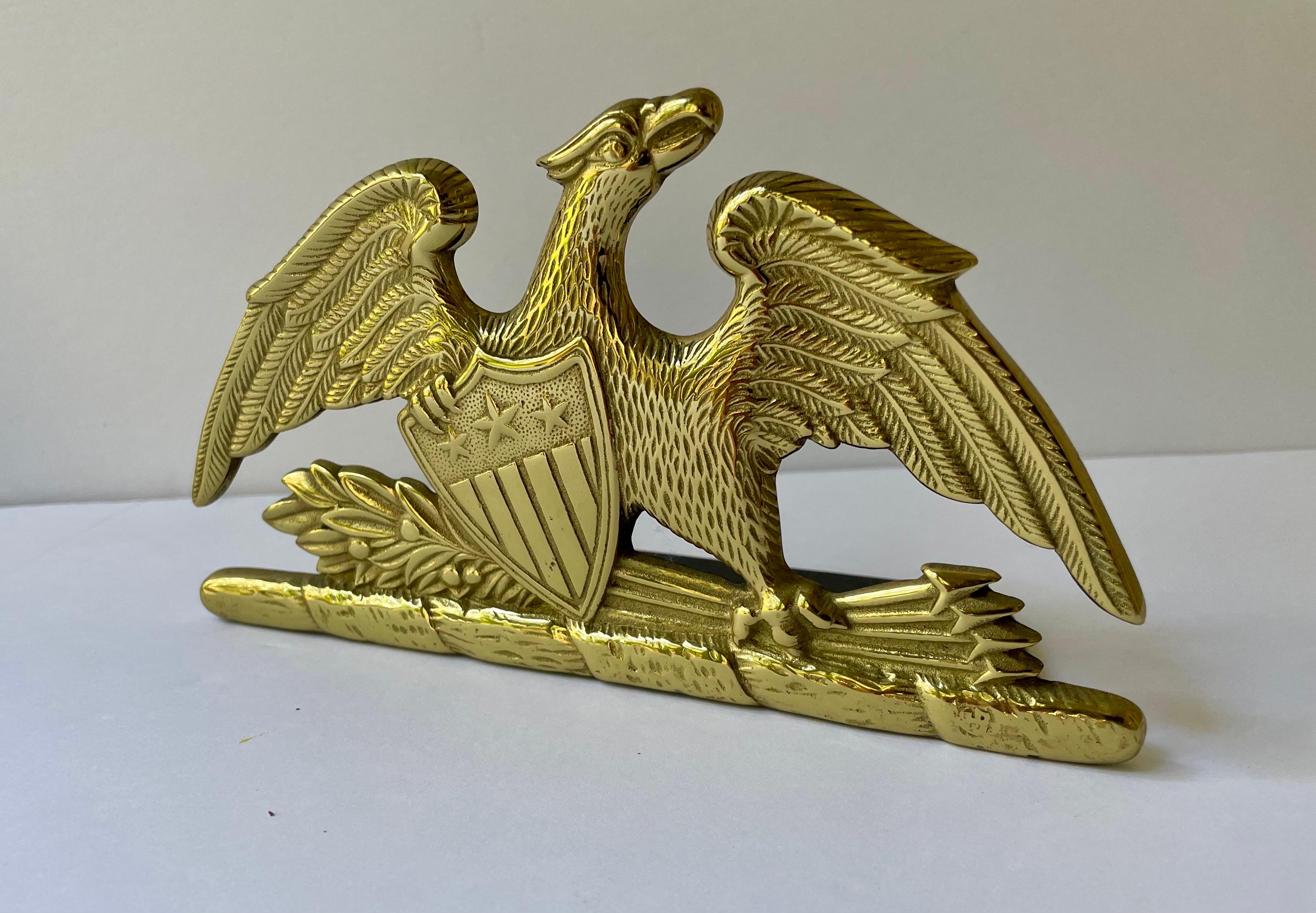 Par de sujetalibros de águila de latón de Virginia Metalcrafters en Bueno estado para la venta en New York, NY