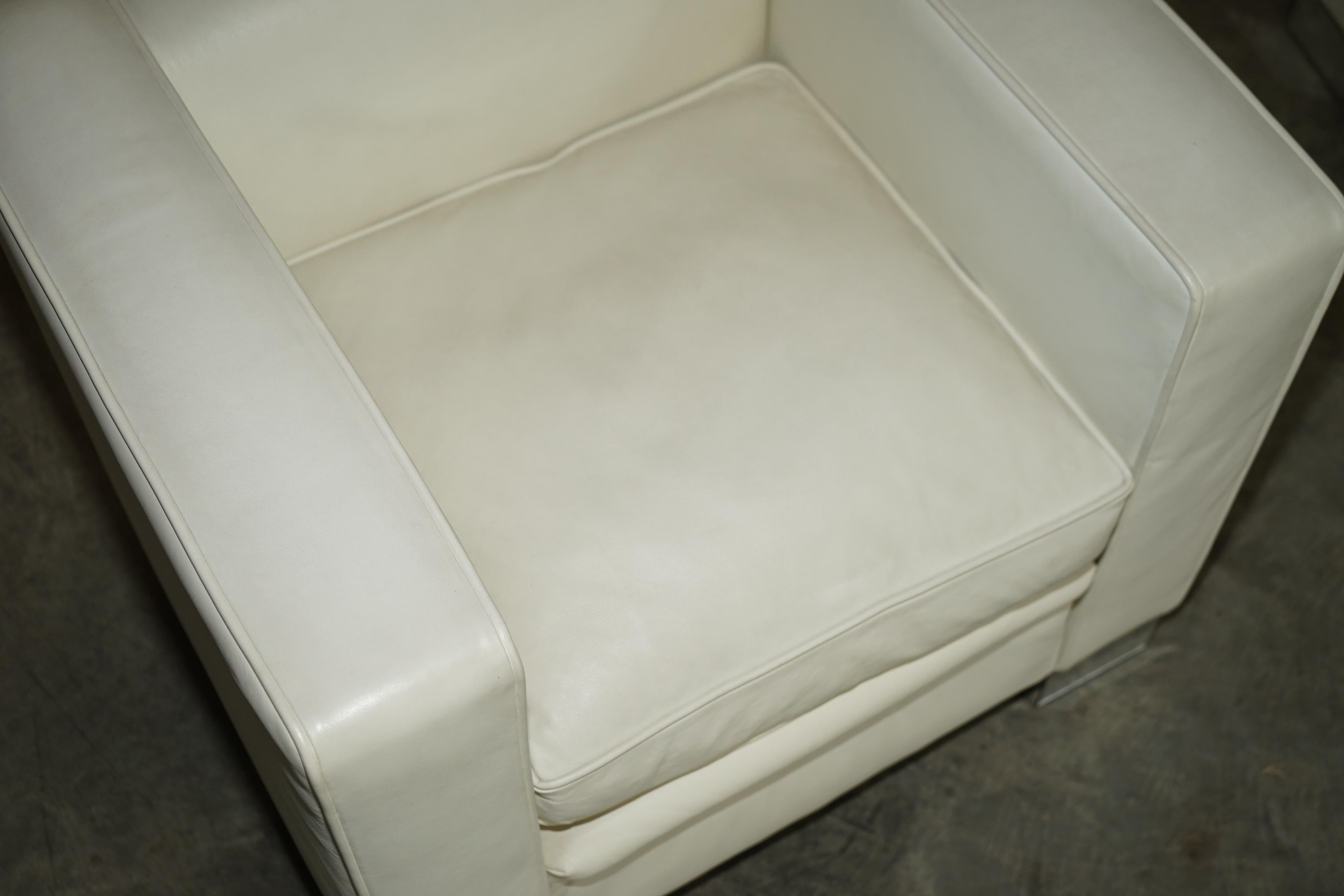 Cuir Paire de fauteuils Max Club du vicomte David Linley en cuir blanc et ivoire en vente