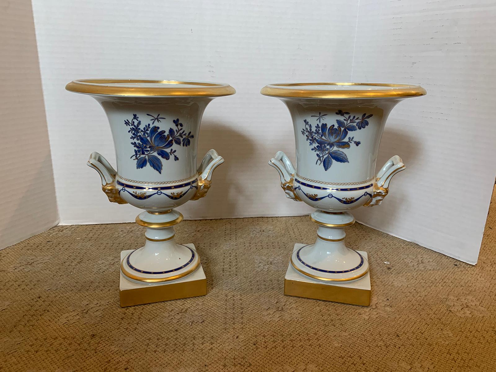 Pair of Vista Alegre Portuguese Blue & White Porcelain Urns, Gilt Details Marked In Good Condition In Atlanta, GA